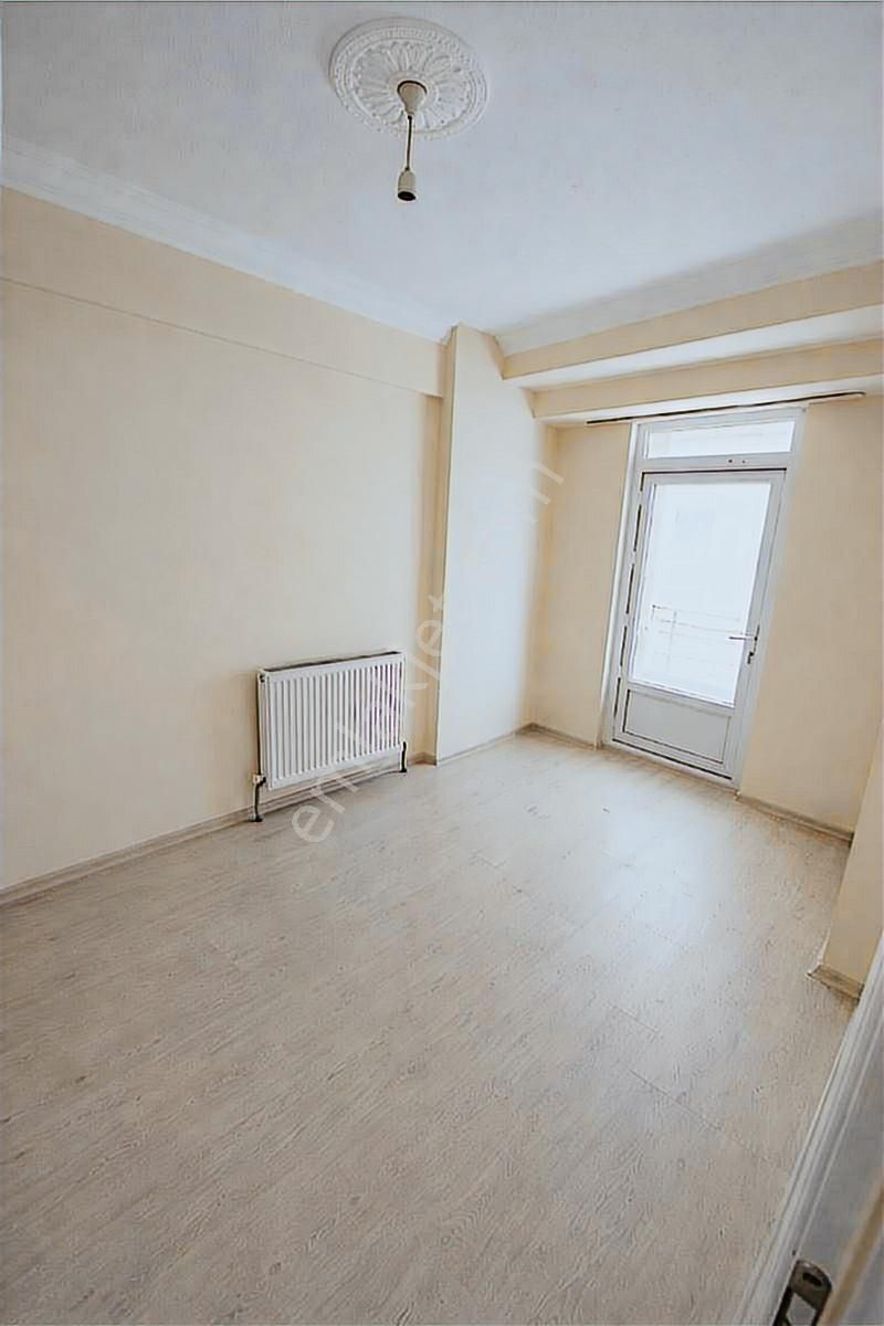 Araçla Takas Olur Dükkan Üstü Orta 2 Nolu 1+1 Daire - Görsel 3