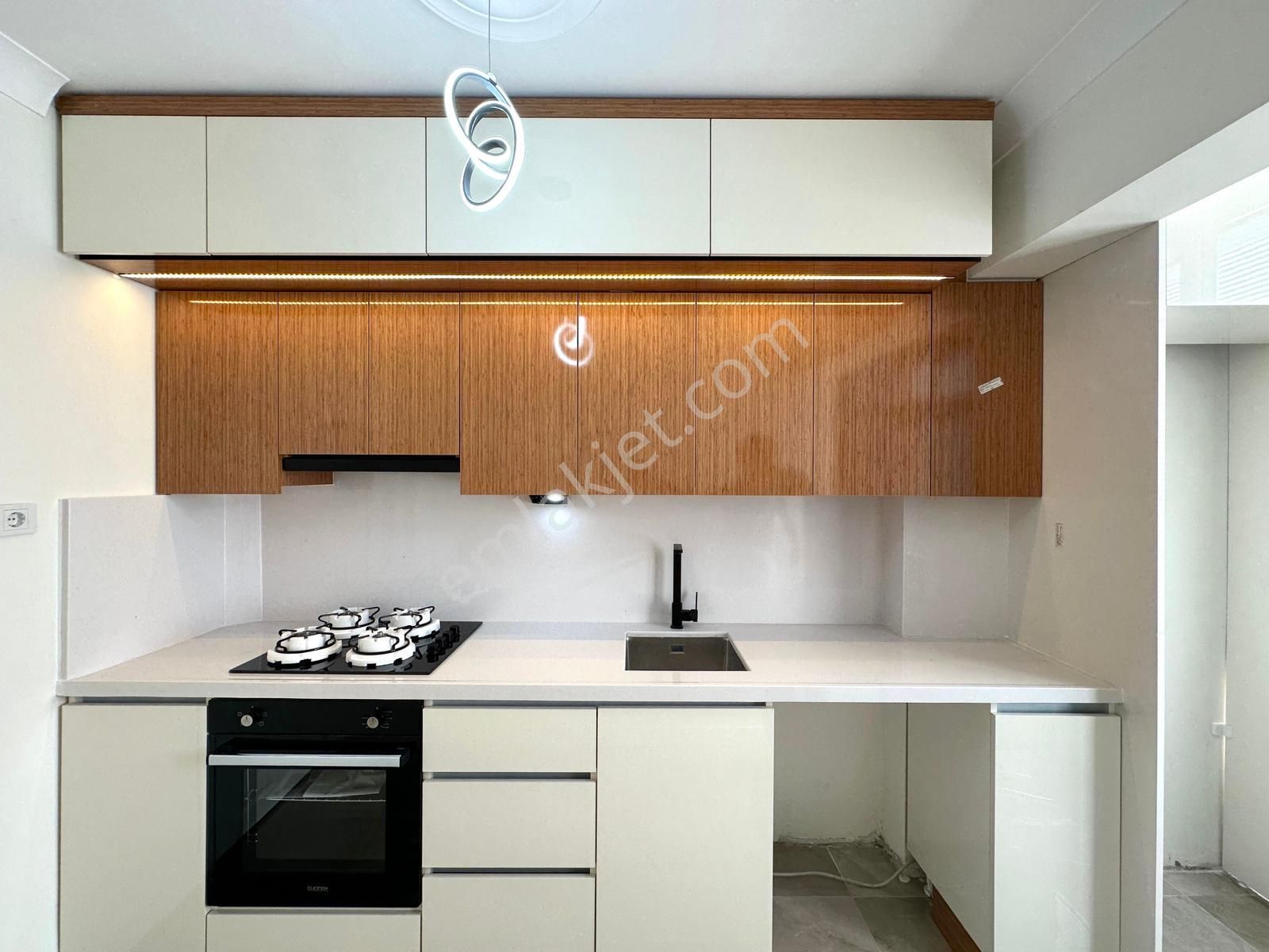 🏡 Referans'tan Yenimahalle'de Denize 50 Mt Ara Kat Şık Tasarımlı 3+1 Daire