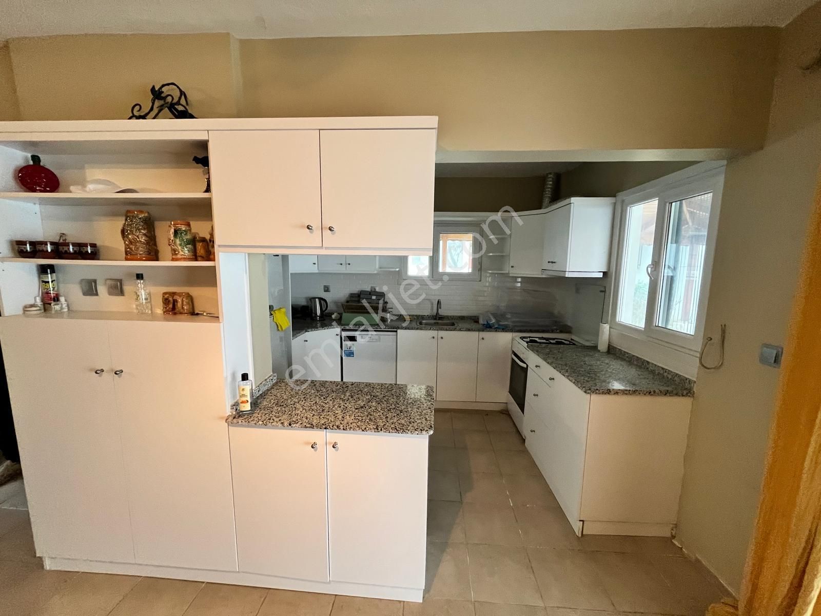 Denize Sıfır Eşyalı 4+1 Villa | Özel Plajlı | Mavi Su Sitesi - Görsel 13