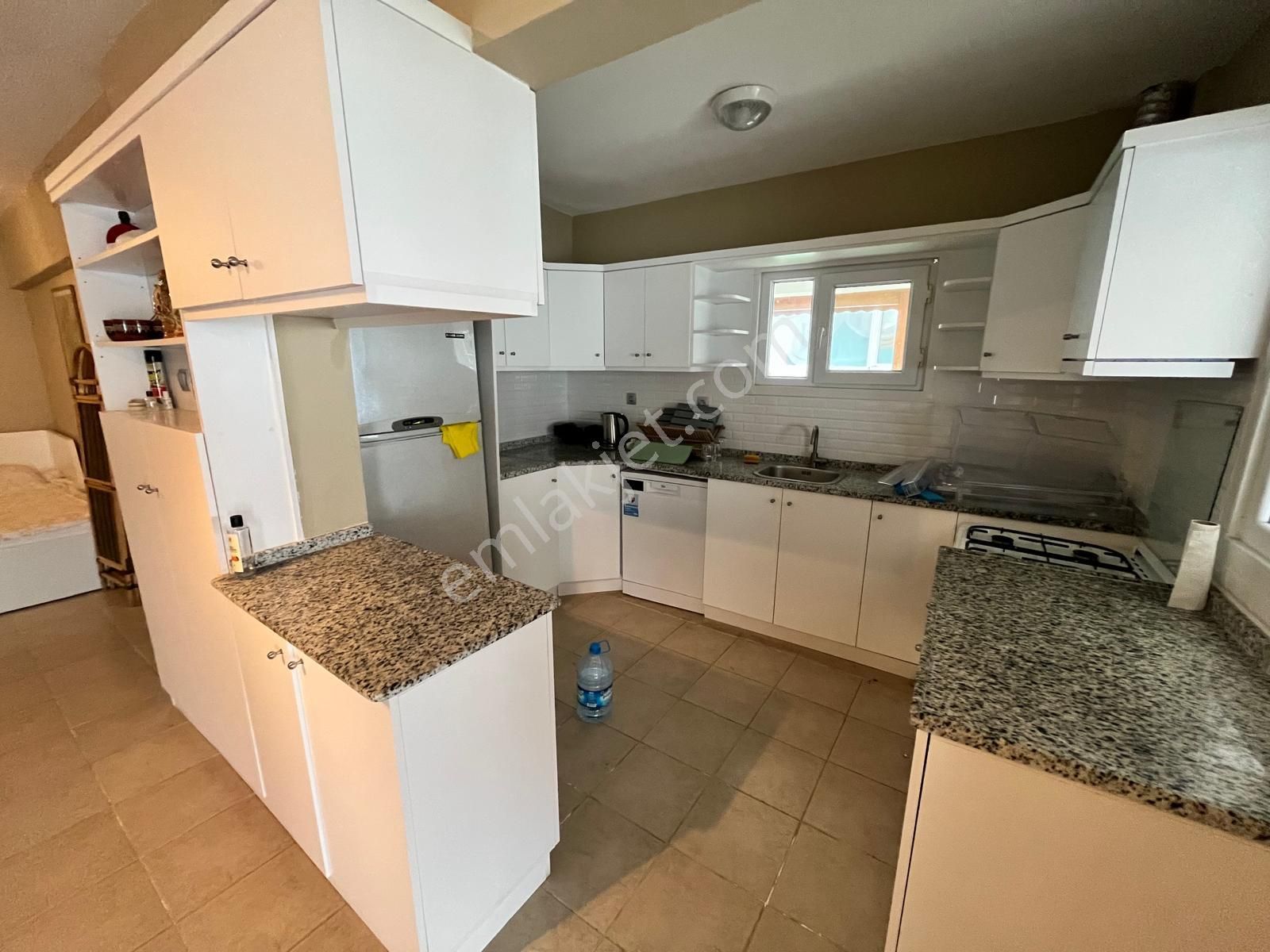 Denize Sıfır Eşyalı 4+1 Villa | Özel Plajlı | Mavi Su Sitesi - Görsel 14