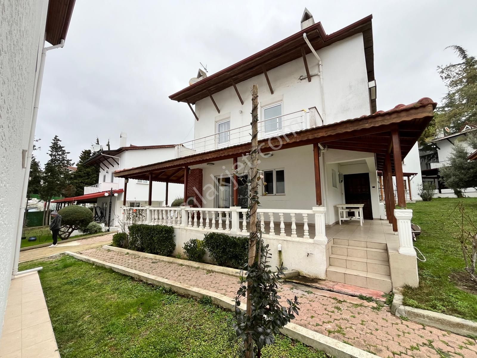 Denize Sıfır Eşyalı 4+1 Villa | Özel Plajlı | Mavi Su Sitesi - Görsel 3