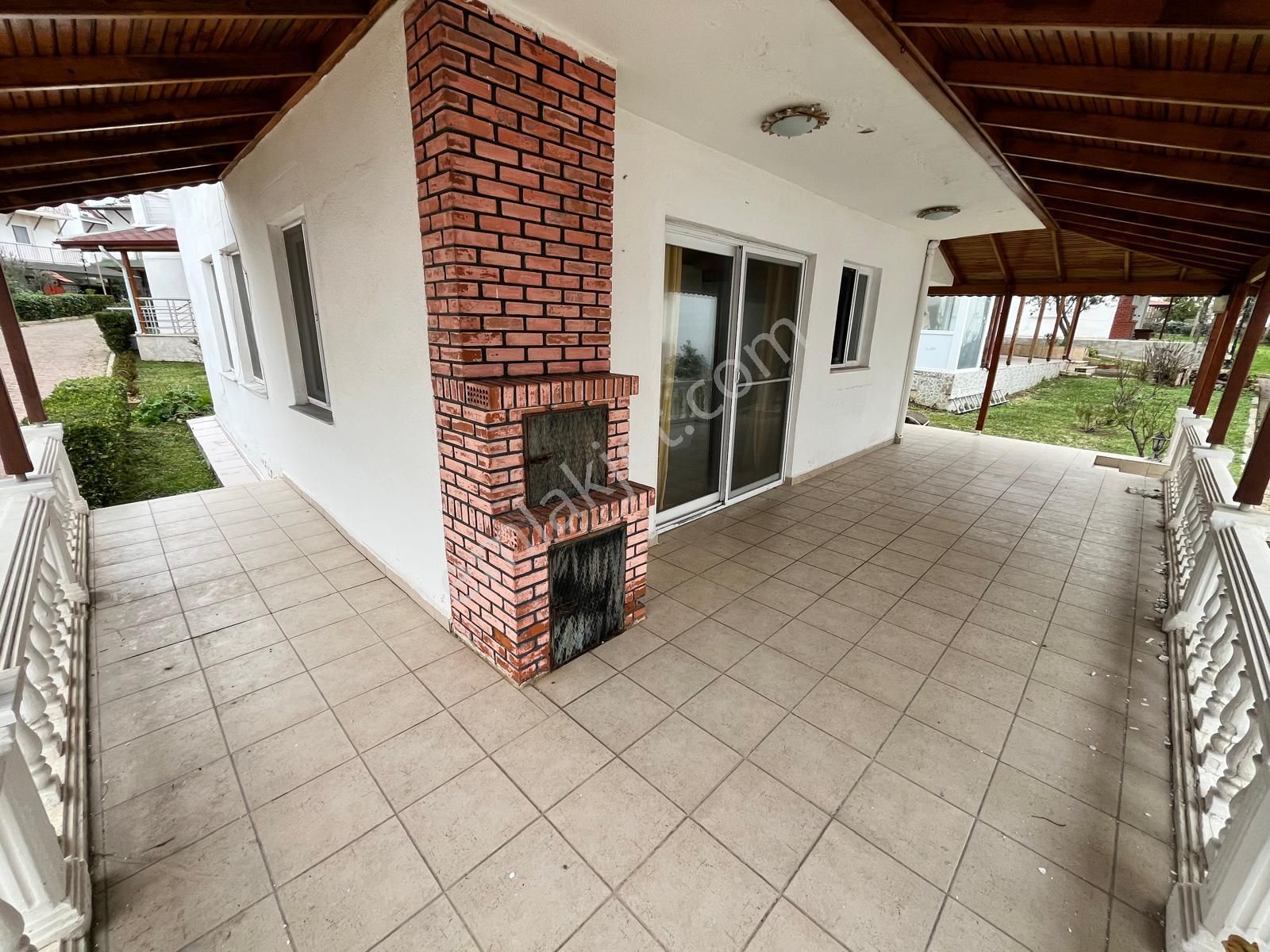 Denize Sıfır Eşyalı 4+1 Villa | Özel Plajlı | Mavi Su Sitesi - Görsel 6