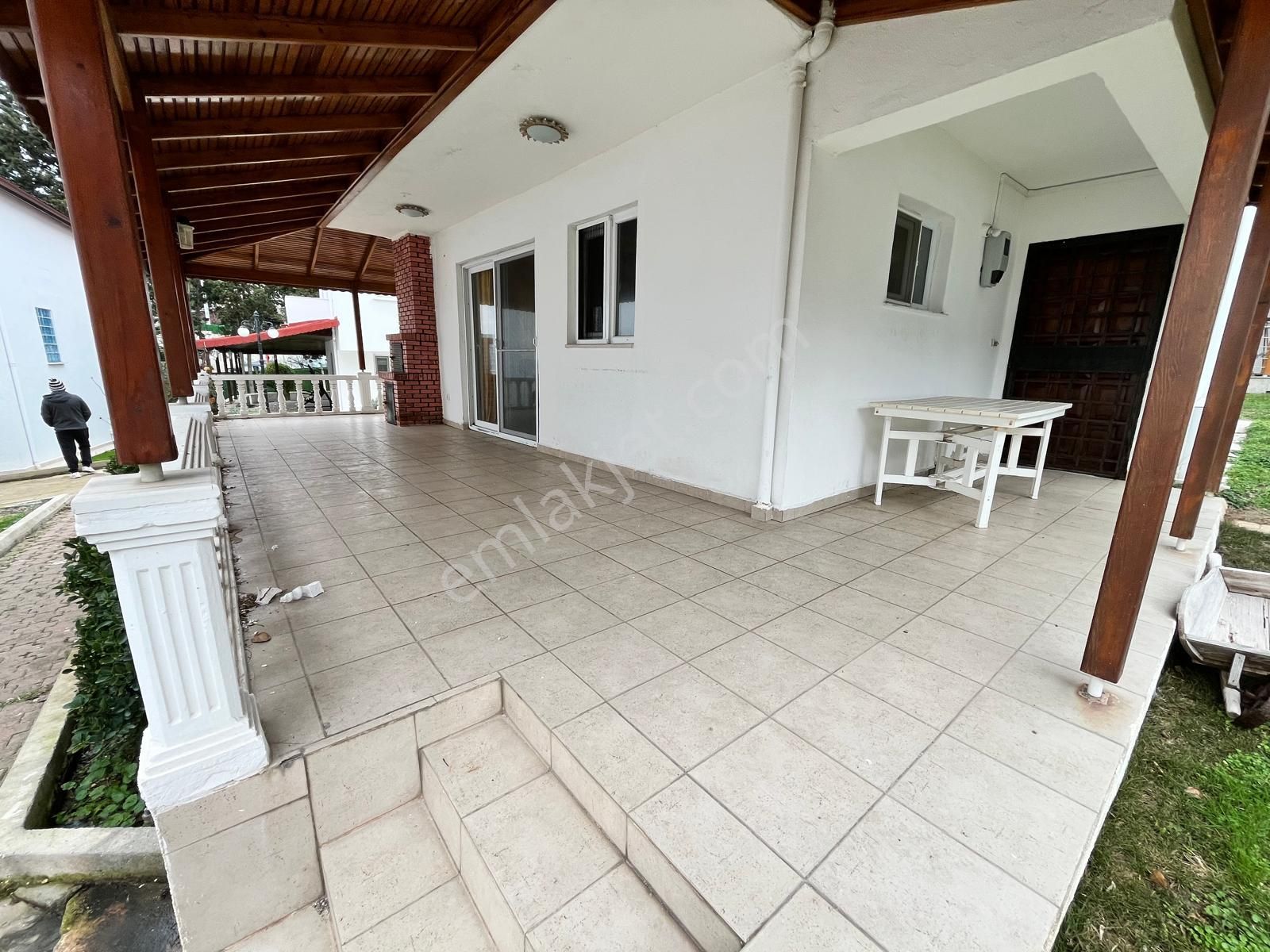 Denize Sıfır Eşyalı 4+1 Villa | Özel Plajlı | Mavi Su Sitesi - Görsel 5