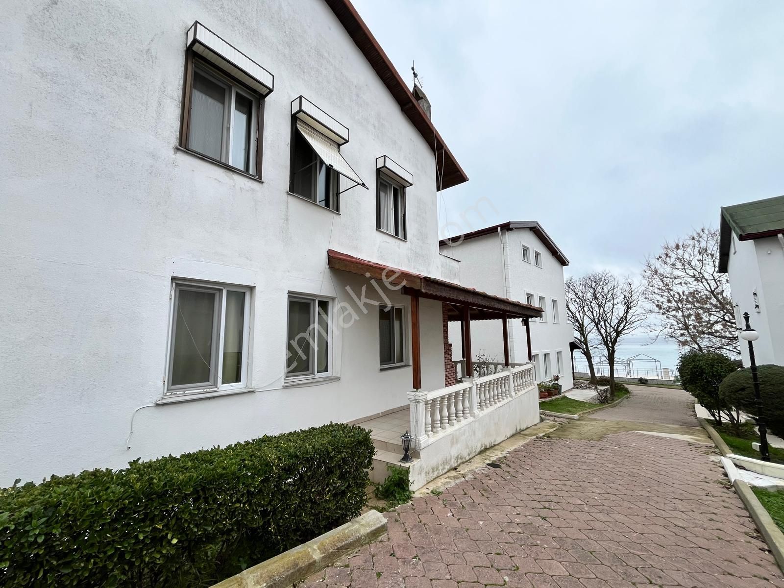 Denize Sıfır Eşyalı 4+1 Villa | Özel Plajlı | Mavi Su Sitesi - Görsel 4