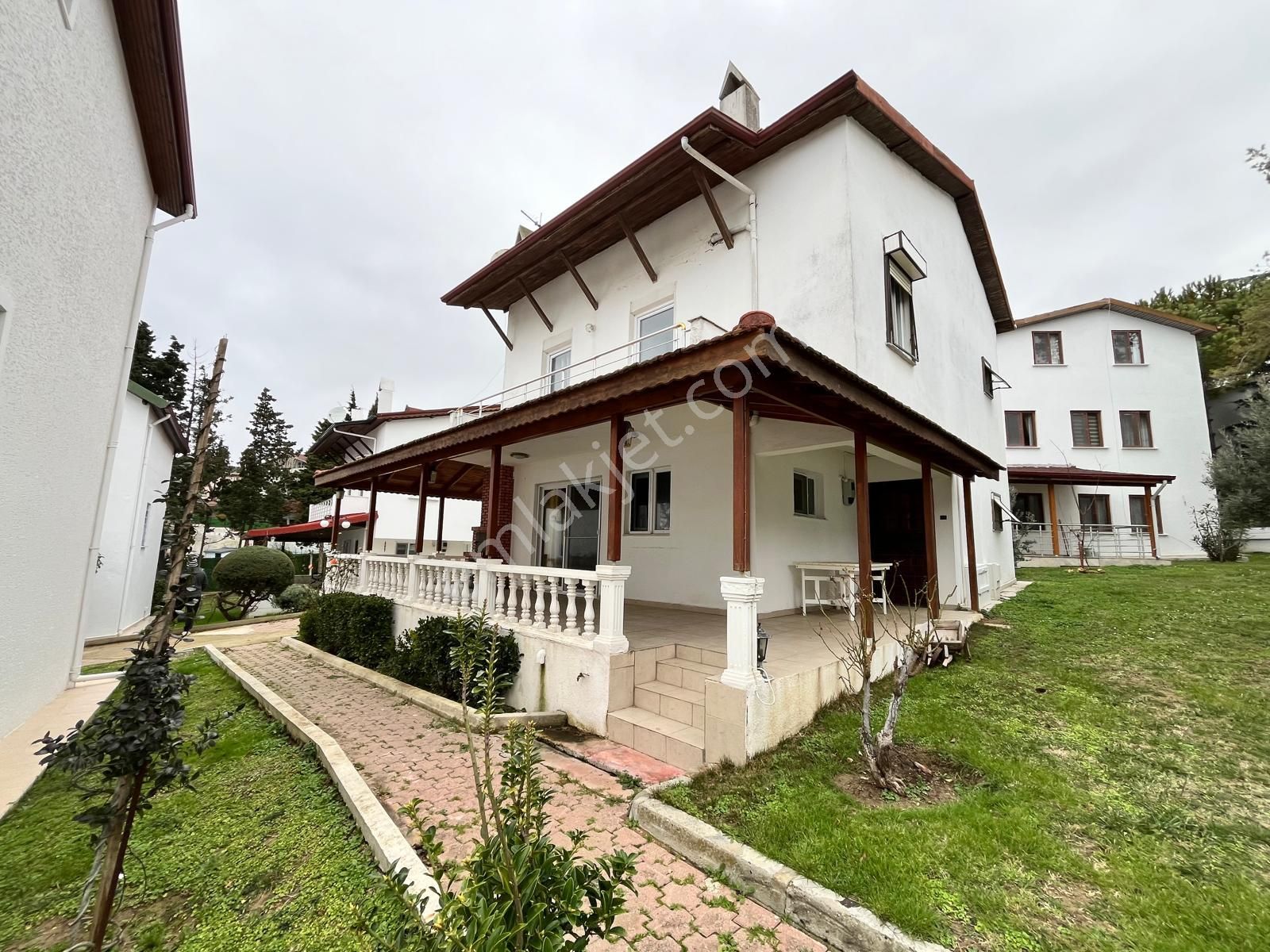 Denize Sıfır Eşyalı 4+1 Villa | Özel Plajlı | Mavi Su Sitesi - Görsel 2