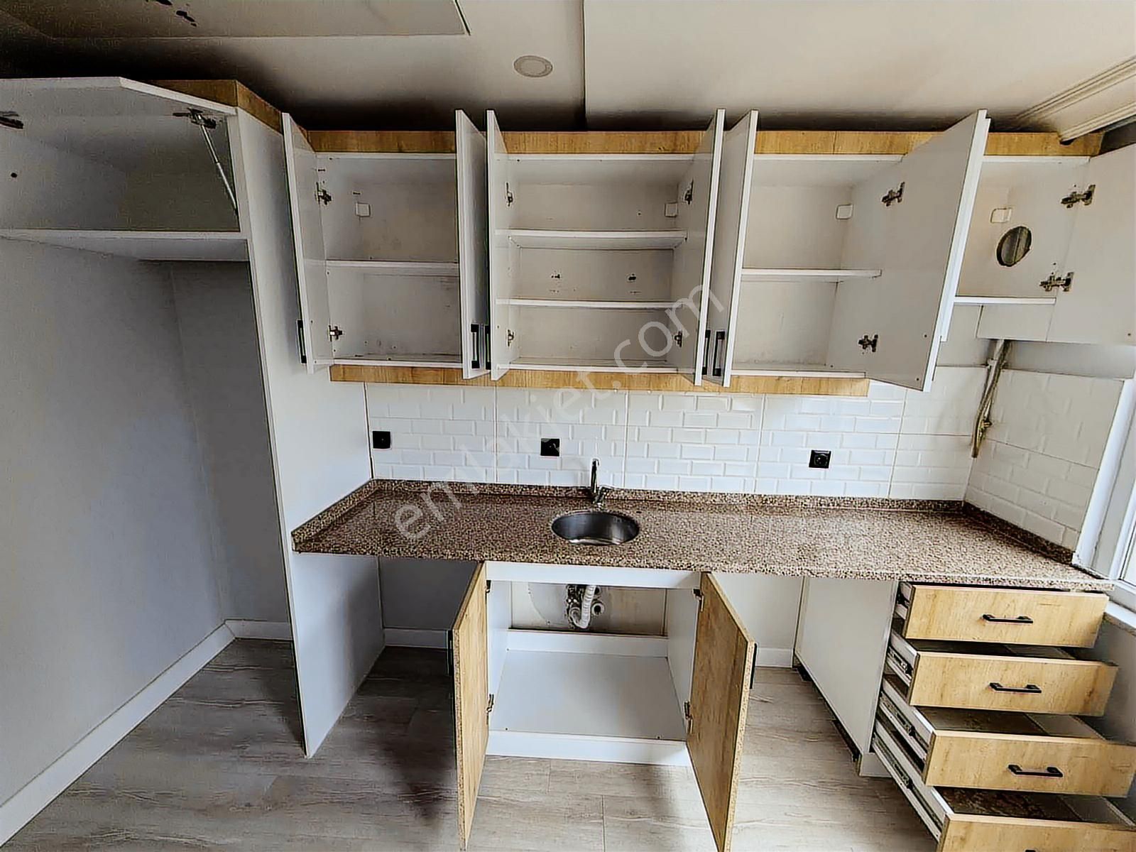 Esenyurt Hast. Yakın / 2+1 70 M2 / Ara Kat Asansör / Lüks Temiz - Görsel 3