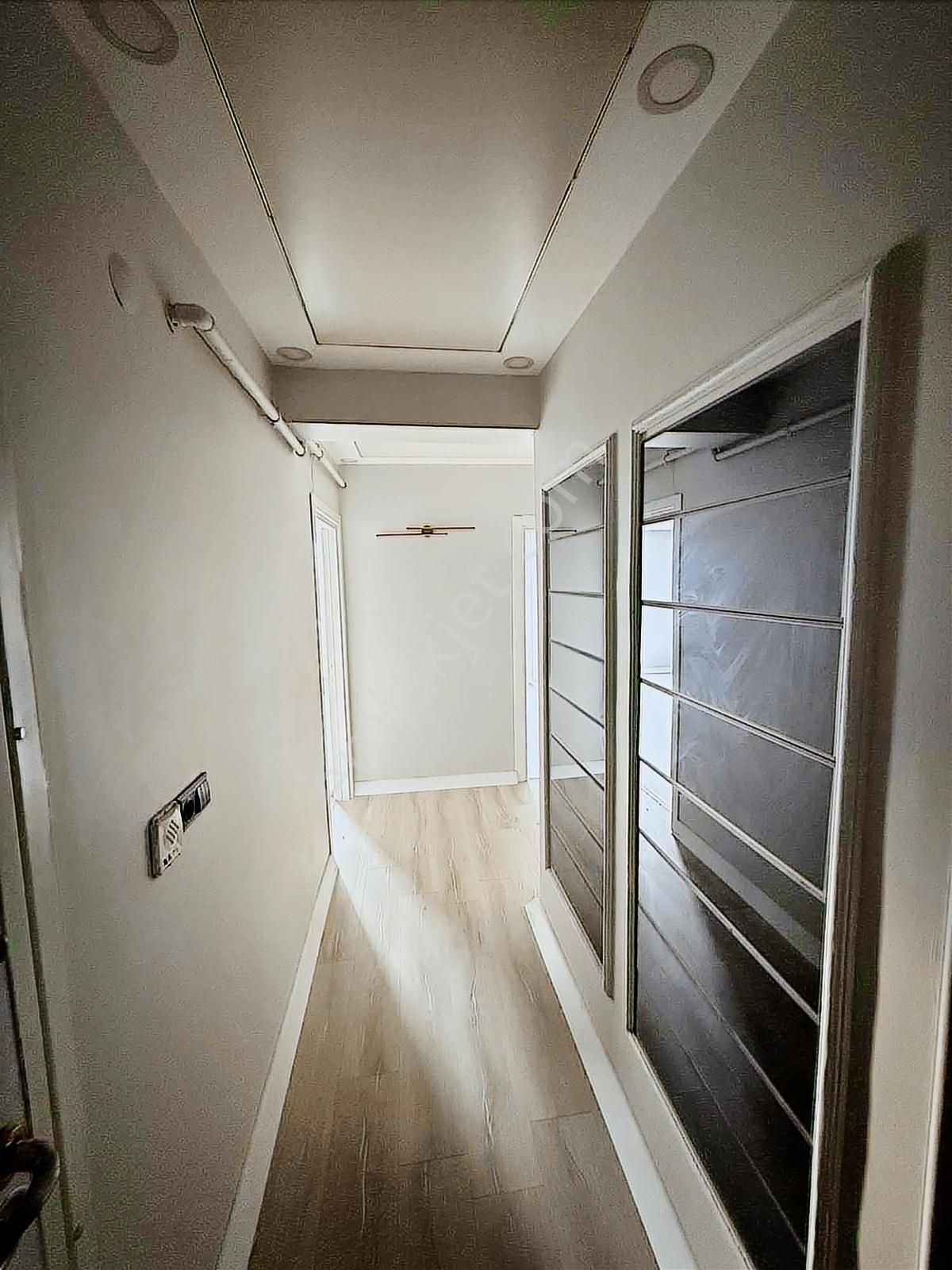 Esenyurt Hast. Yakın / 2+1 70 M2 / Ara Kat Asansör / Lüks Temiz - Görsel 11