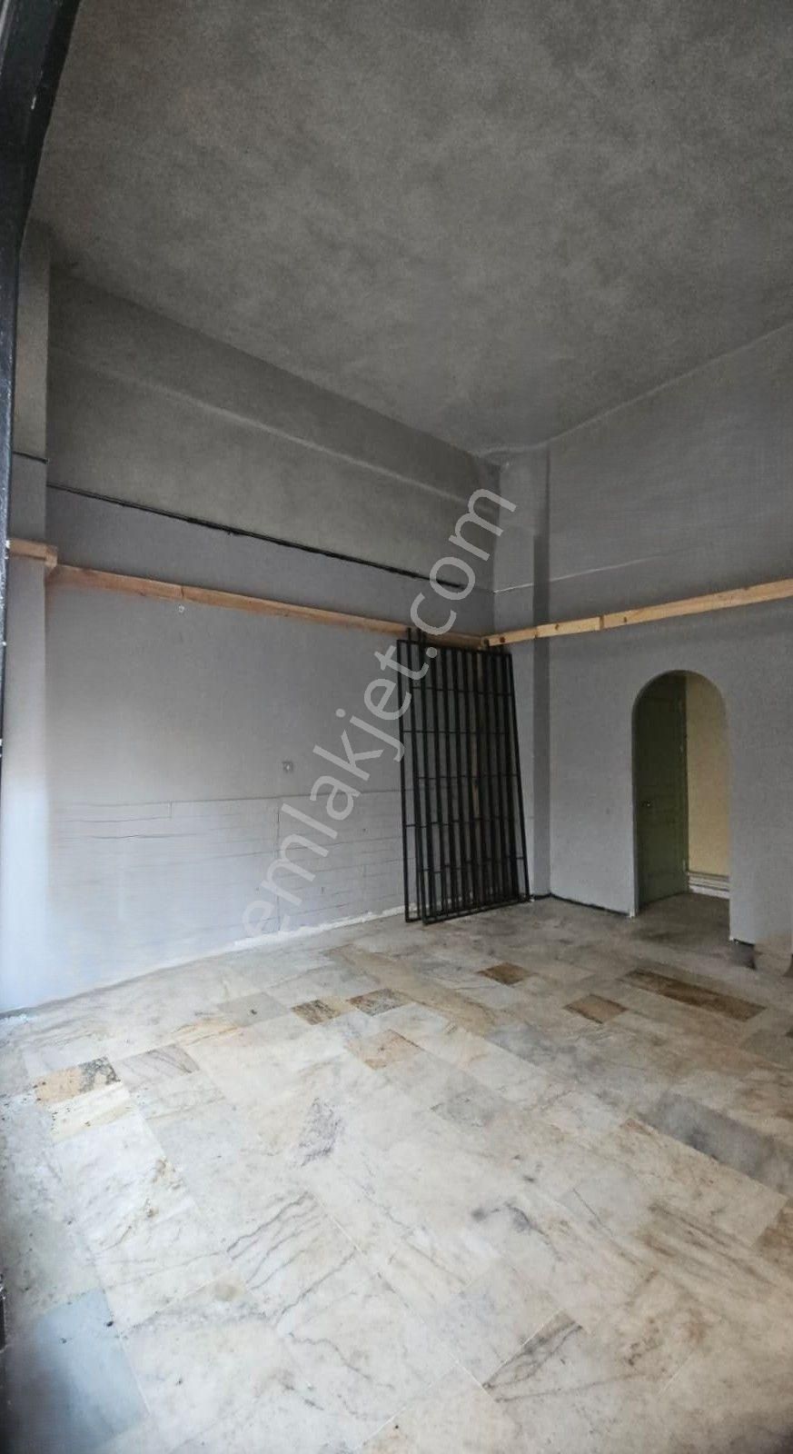 Sahibinden Kadıköy Eğitim’de Genişöncephe&yüksek Tavanlıdüz Giriş Dükkan - Görsel 6