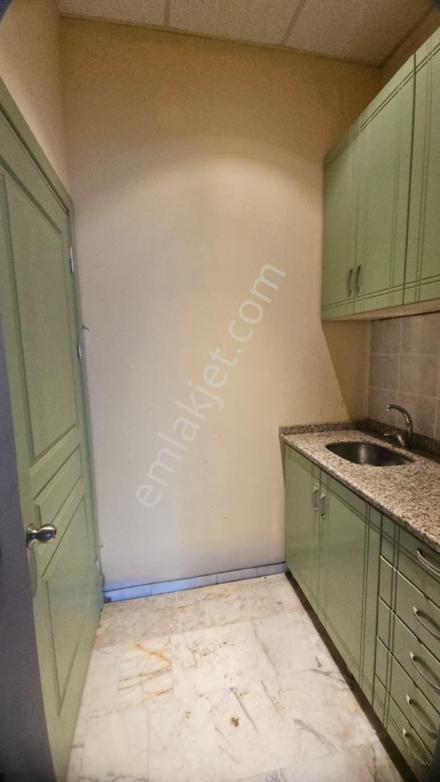 Sahibinden Kadıköy Eğitim’de Genişöncephe&yüksek Tavanlıdüz Giriş Dükkan - Görsel 7