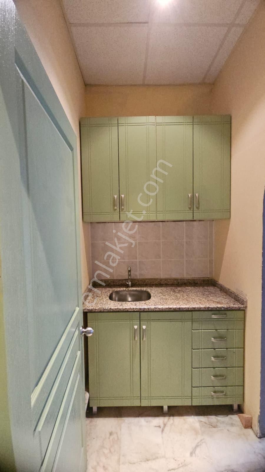 Sahibinden Kadıköy Eğitim’de Genişöncephe&yüksek Tavanlıdüz Giriş Dükkan - Görsel 3