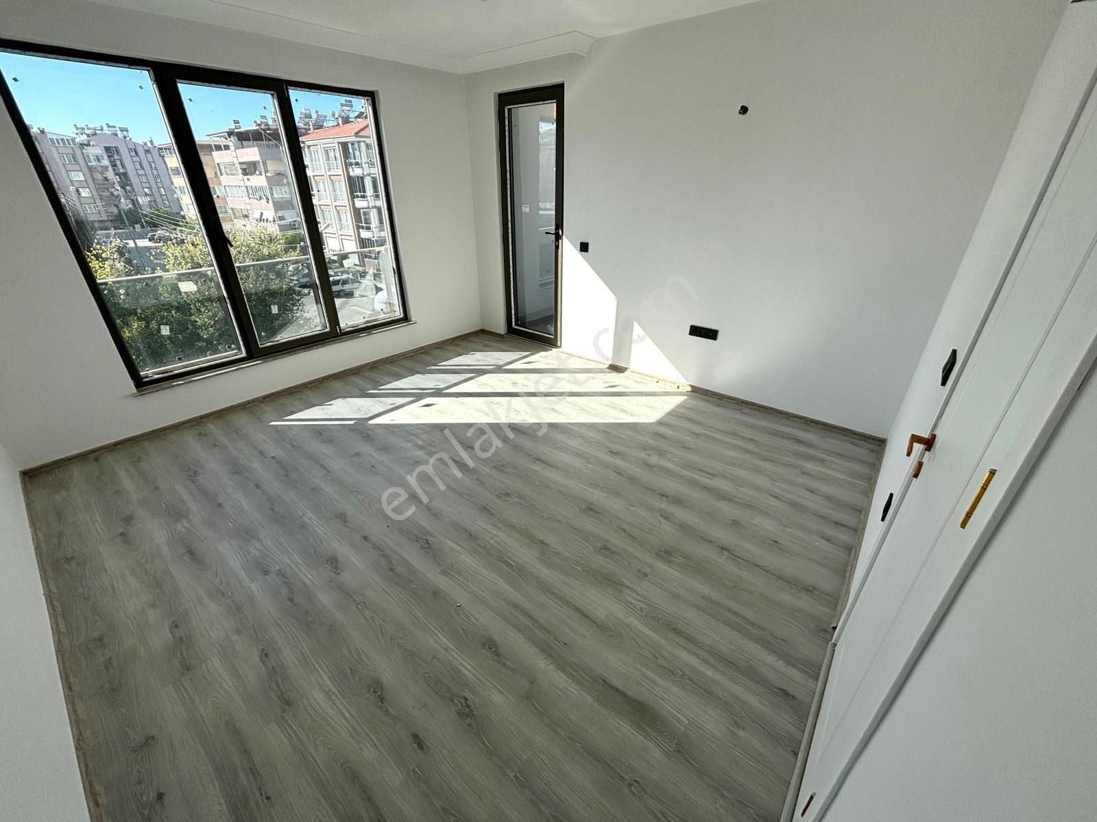 🏡 Referans'tan Altınkum'da Ön Cephe Modern Tasarımlı Sıfır 2+1 Daire - Görsel 28
