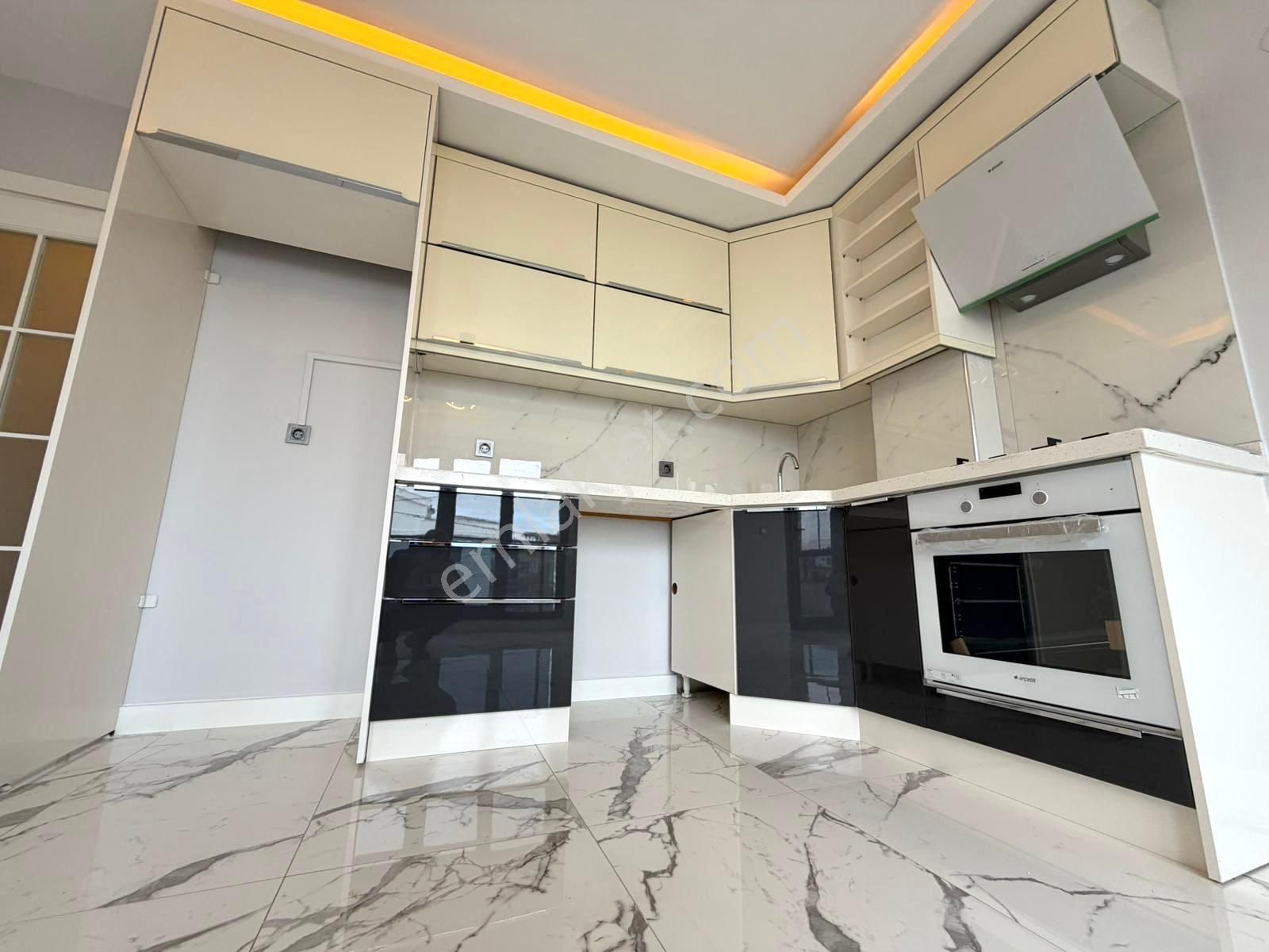 🏡 Referans'tan Akçay'da Kredili Ara Kat Ön Cephe Cam Balkonlu 1+1 Daire - Görsel 26