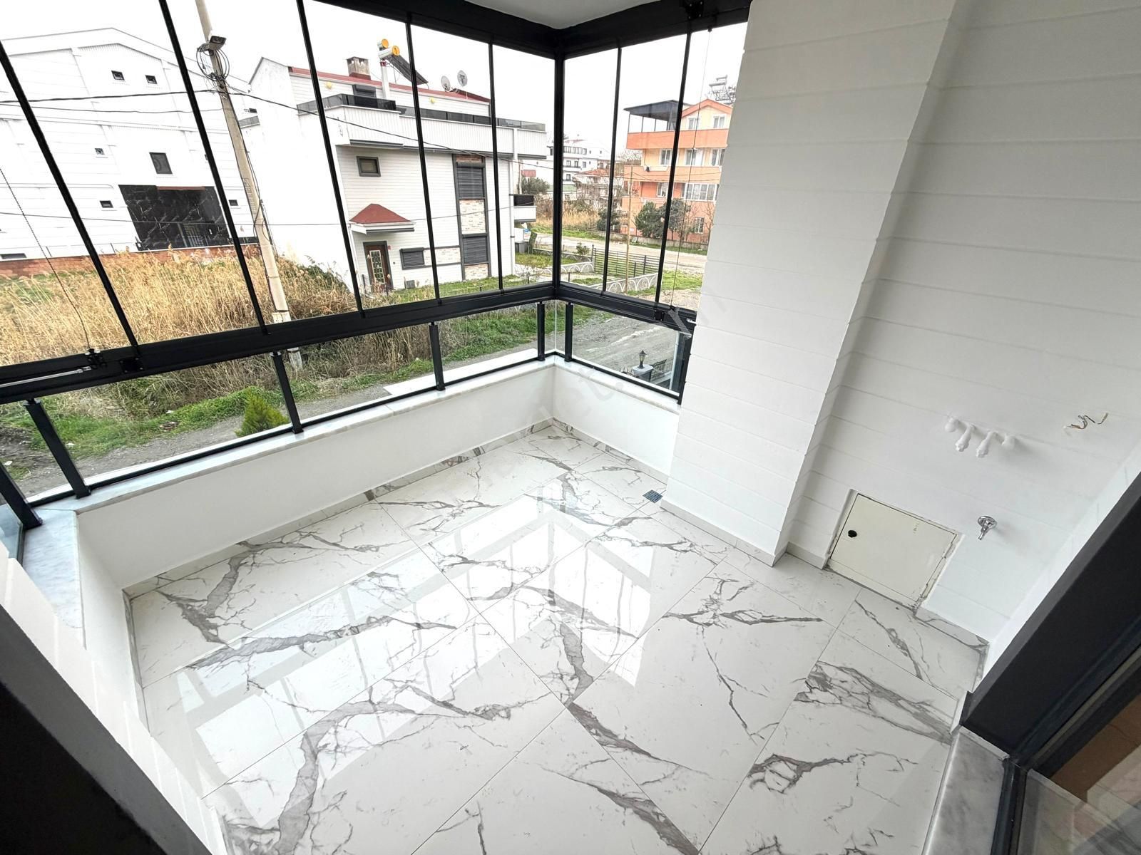 🏡 Referans'tan Akçay'da Kredili Ara Kat Ön Cephe Cam Balkonlu 1+1 Daire - Görsel 20