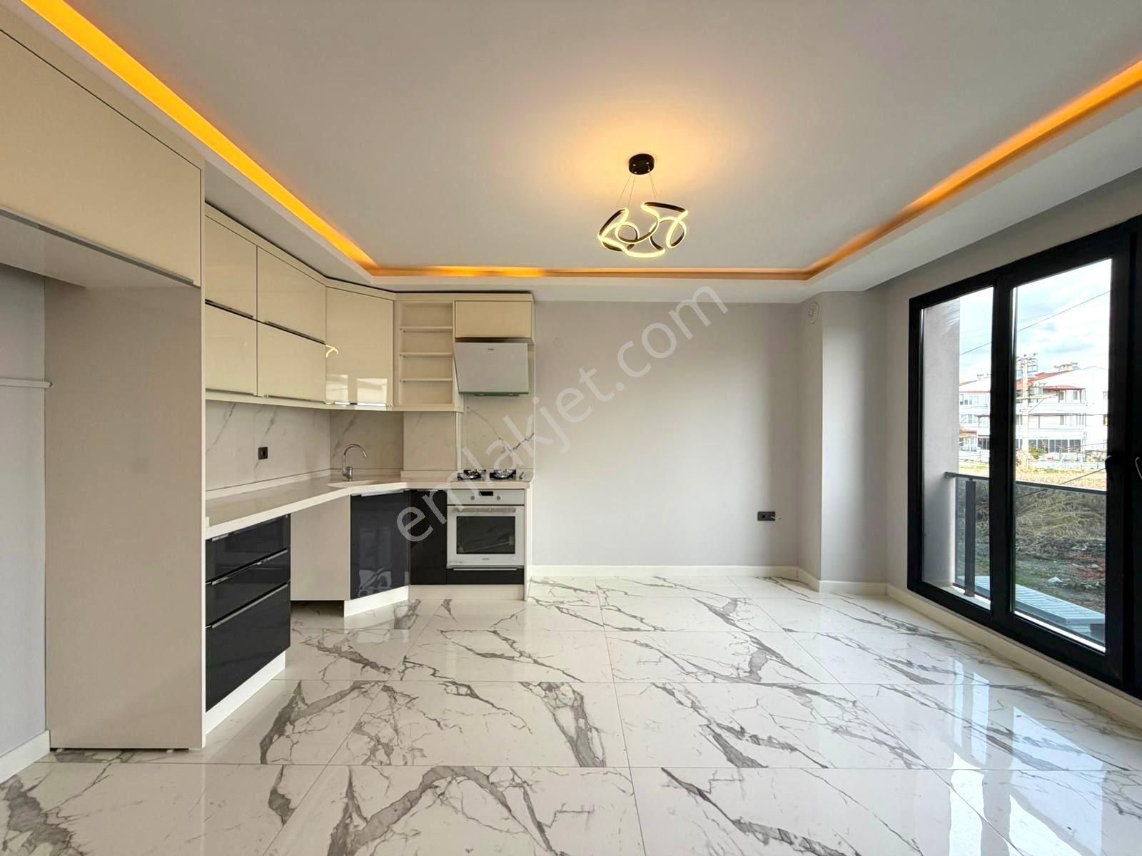 🏡 Referans'tan Akçay'da Kredili Ara Kat Ön Cephe Cam Balkonlu 1+1 Daire - Görsel 18