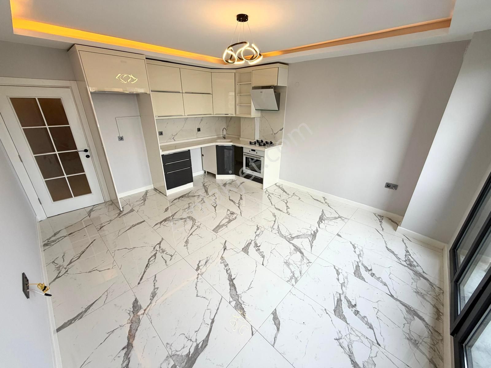 🏡 Referans'tan Akçay'da Kredili Ara Kat Ön Cephe Cam Balkonlu 1+1 Daire - Görsel 22