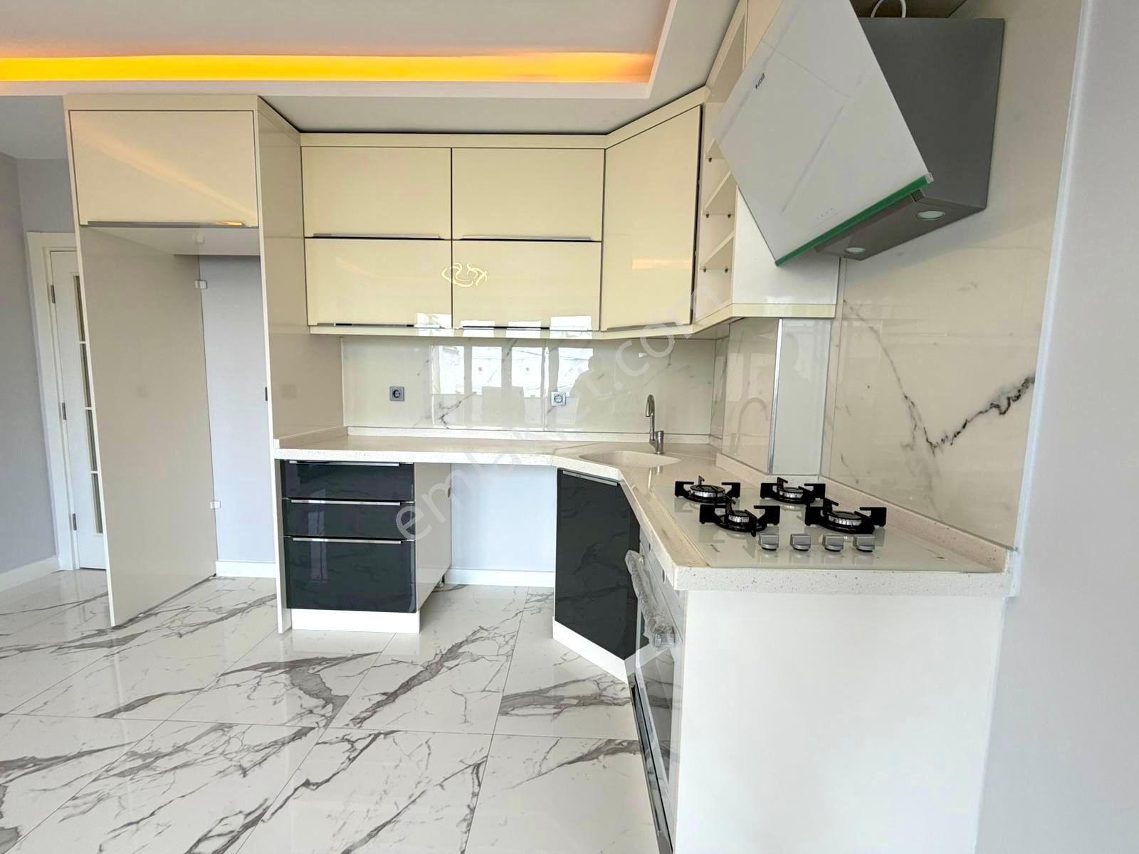 🏡 Referans'tan Akçay'da Kredili Ara Kat Ön Cephe Cam Balkonlu 1+1 Daire - Görsel 27