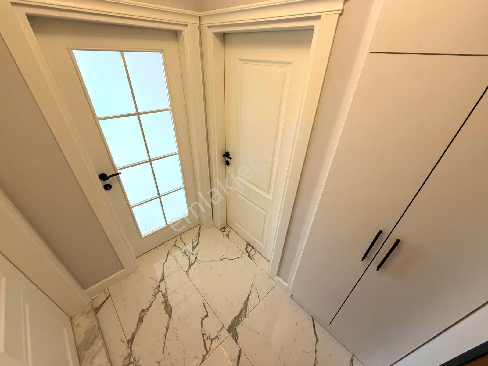 🏡 Referans'tan Akçay'da Kredili Ara Kat Ön Cephe Cam Balkonlu 1+1 Daire - Görsel 5