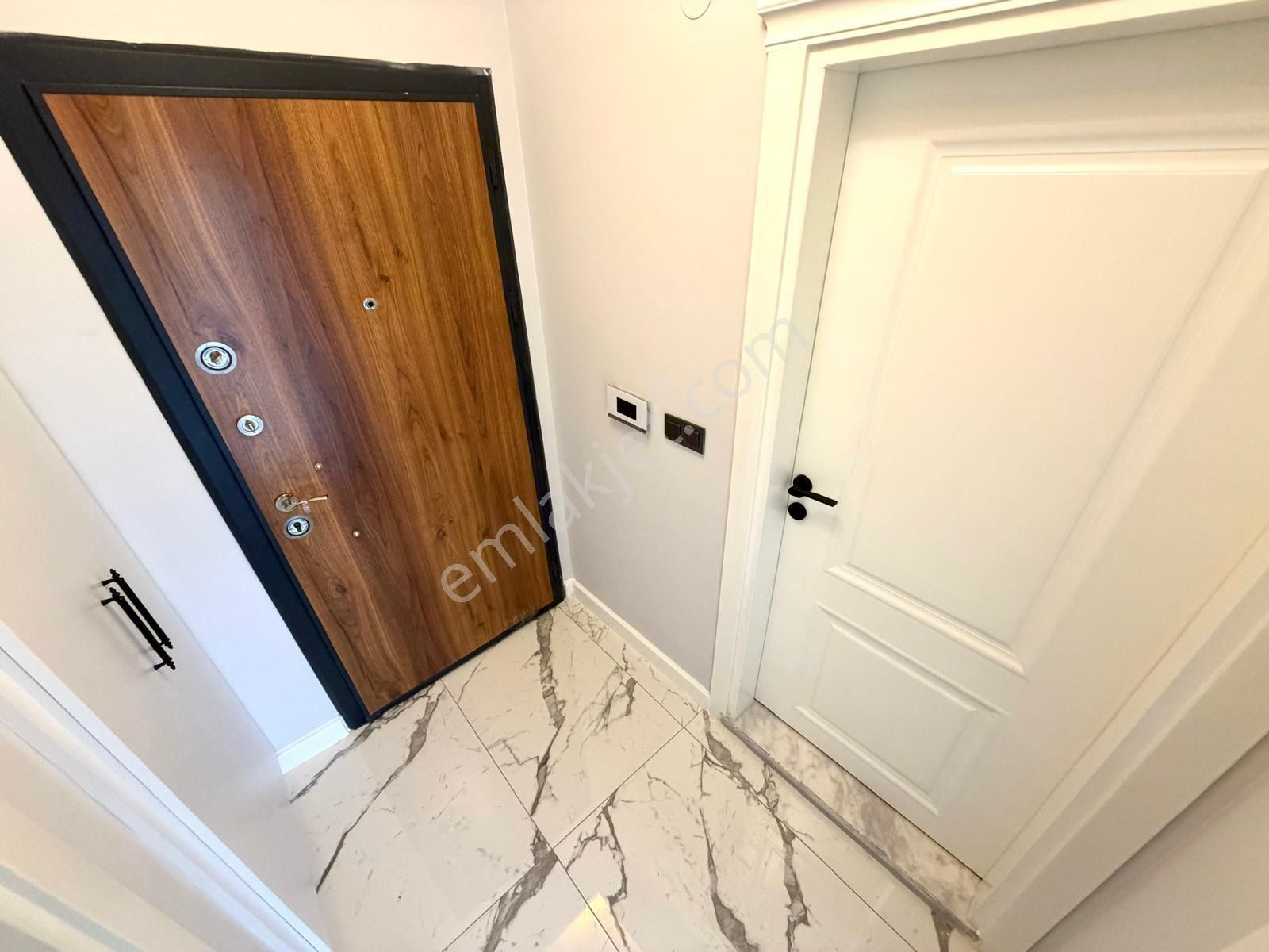 🏡 Referans'tan Akçay'da Kredili Ara Kat Ön Cephe Cam Balkonlu 1+1 Daire - Görsel 19