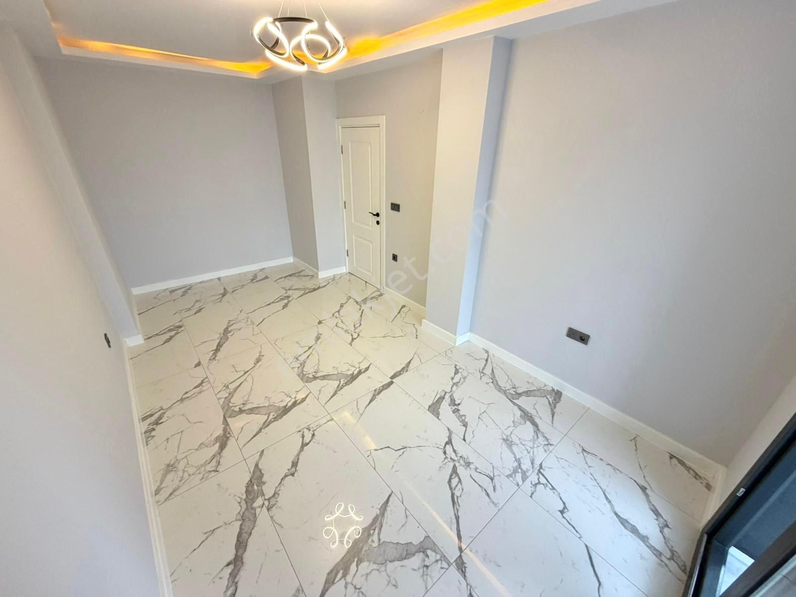 🏡 Referans'tan Akçay'da Kredili Ara Kat Ön Cephe Cam Balkonlu 1+1 Daire - Görsel 7