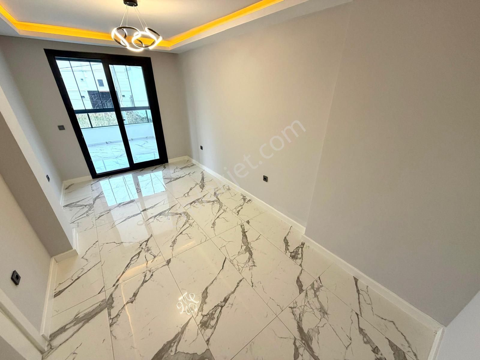 🏡 Referans'tan Akçay'da Kredili Ara Kat Ön Cephe Cam Balkonlu 1+1 Daire - Görsel 25