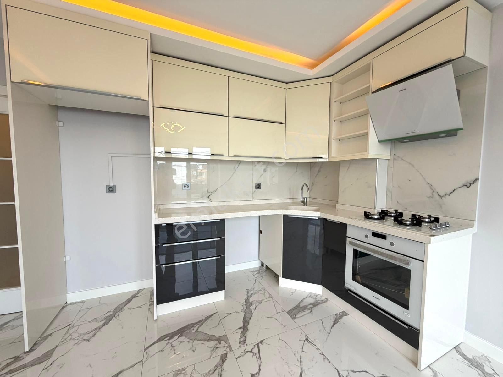 🏡 Referans'tan Akçay'da Kredili Ara Kat Ön Cephe Cam Balkonlu 1+1 Daire