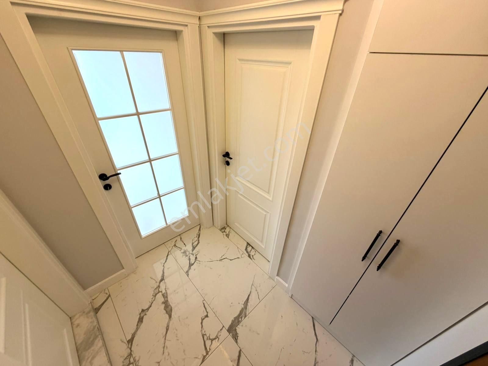 🏡 Referans'tan Akçay'da Kredili Ara Kat Ön Cephe Cam Balkonlu 1+1 Daire - Görsel 10