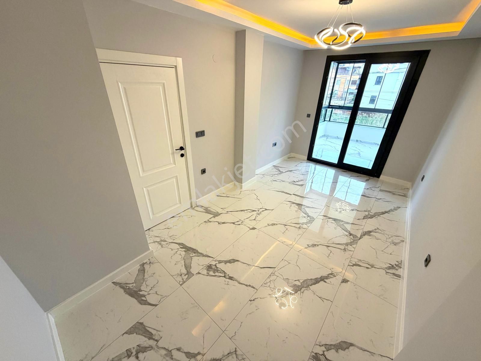 🏡 Referans'tan Akçay'da Kredili Ara Kat Ön Cephe Cam Balkonlu 1+1 Daire - Görsel 33