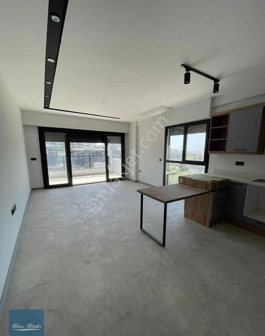 Kuşadası Kirazlı Yolu Kiralık