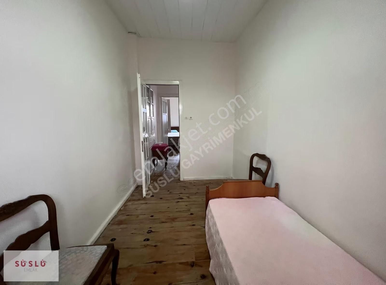 Ayvalık Çarşı İçinde Satılık Bahçeli Müstakil Ev - Görsel 11