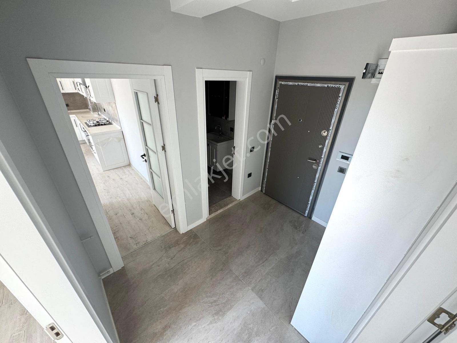 🏡 Referans'tan Akçay'da Ön Cephe Doğalgazlı 2+1 Daire - Görsel 4