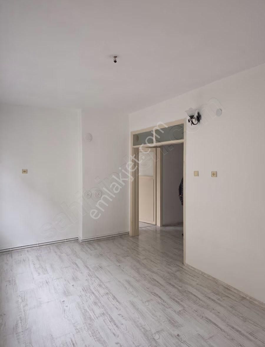 İhsaniye Karaman Mahallesi Tuna Caddesinde Geniş Ve Bakımlı 2 - Görsel 10