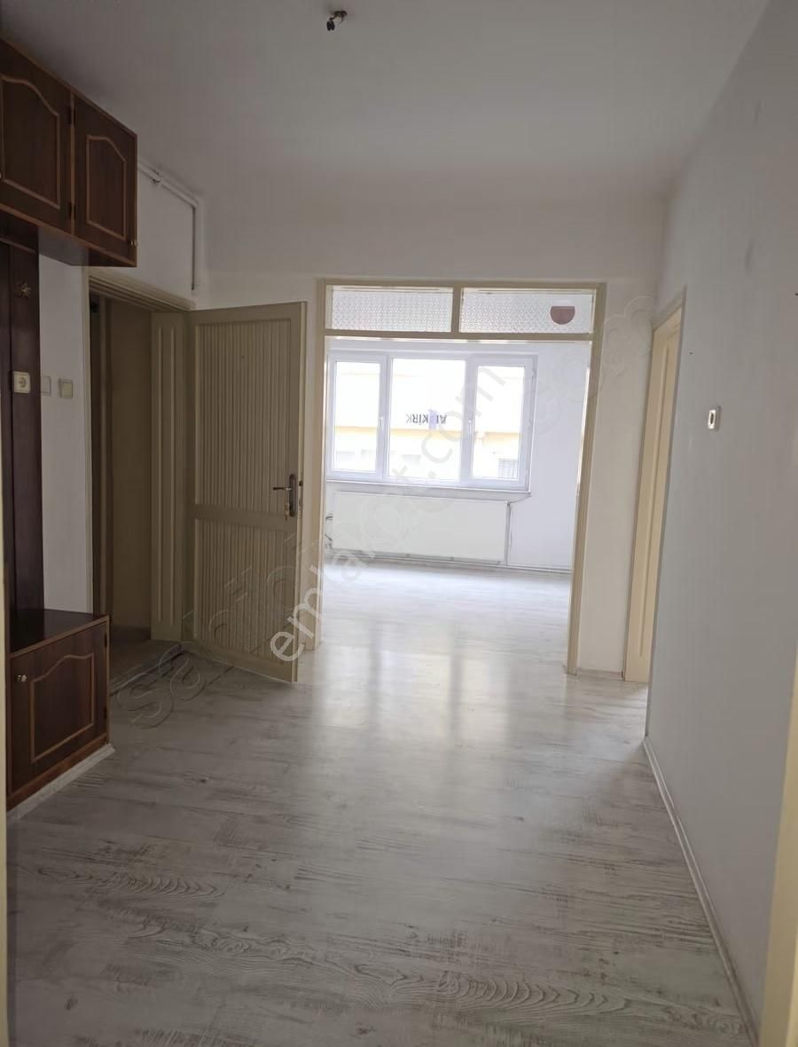 İhsaniye Karaman Mahallesi Tuna Caddesinde Geniş Ve Bakımlı 2 - Görsel 8