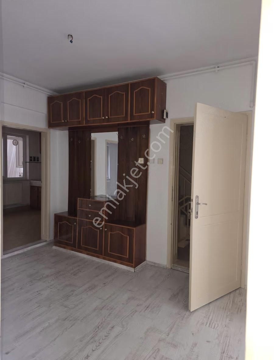 İhsaniye Karaman Mahallesi Tuna Caddesinde Geniş Ve Bakımlı 2 - Görsel 3