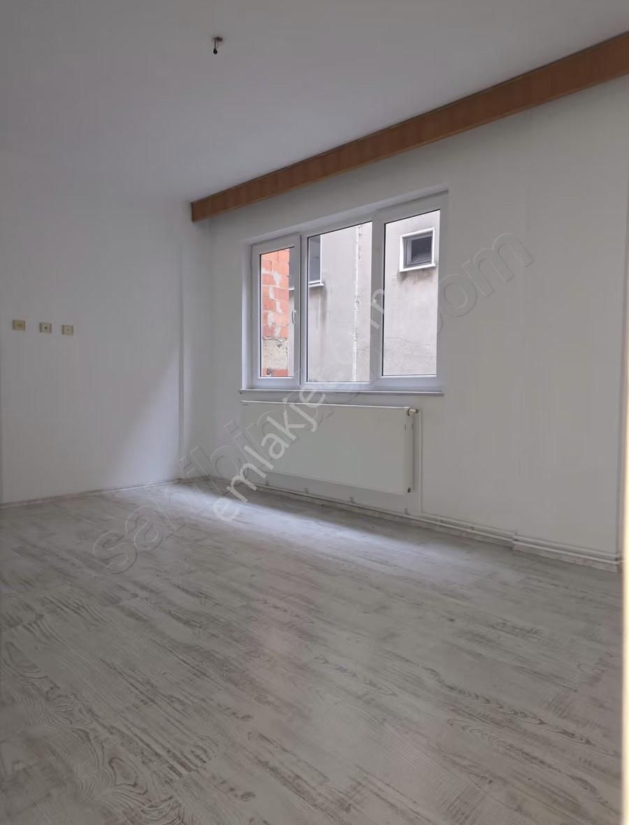 İhsaniye Karaman Mahallesi Tuna Caddesinde Geniş Ve Bakımlı 2 - Görsel 14