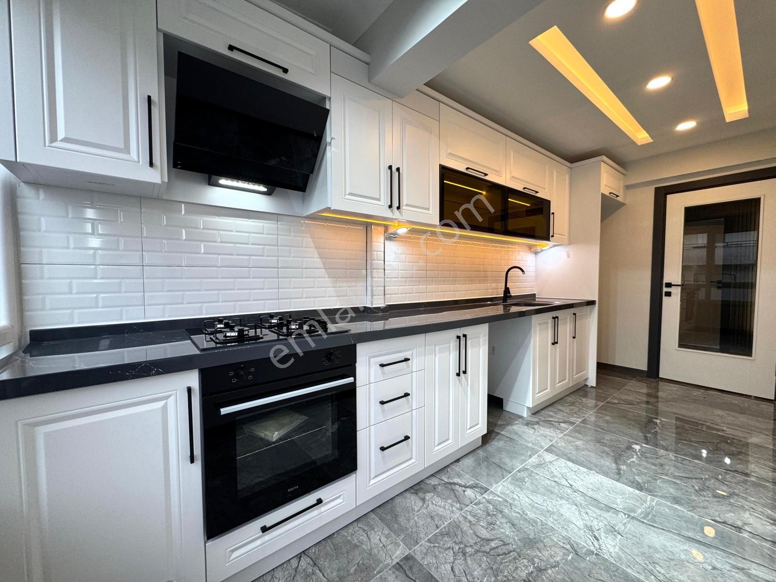 🏡 Referans'tan Sarıkız'da Ara Kat Ayrı Mutfak 2+1 Daire - Görsel 8