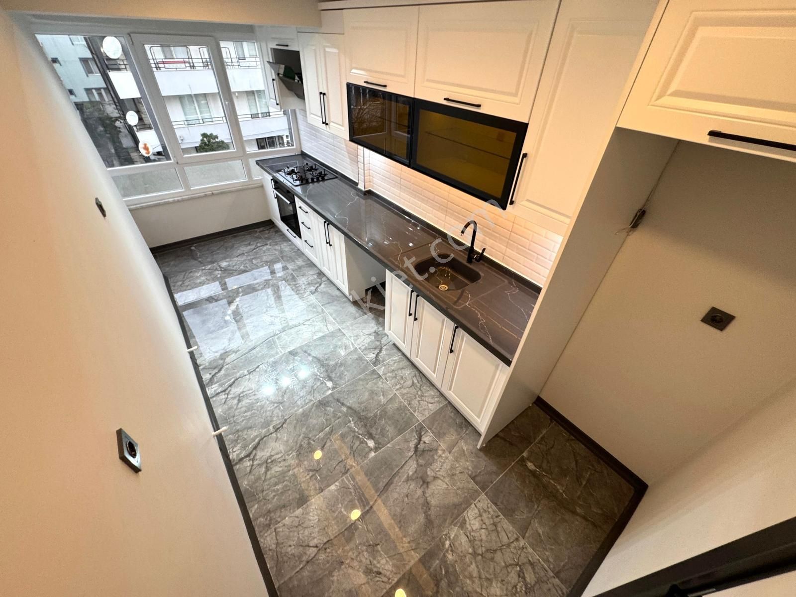 🏡 Referans'tan Sarıkız'da Ara Kat Ayrı Mutfak 2+1 Daire - Görsel 13