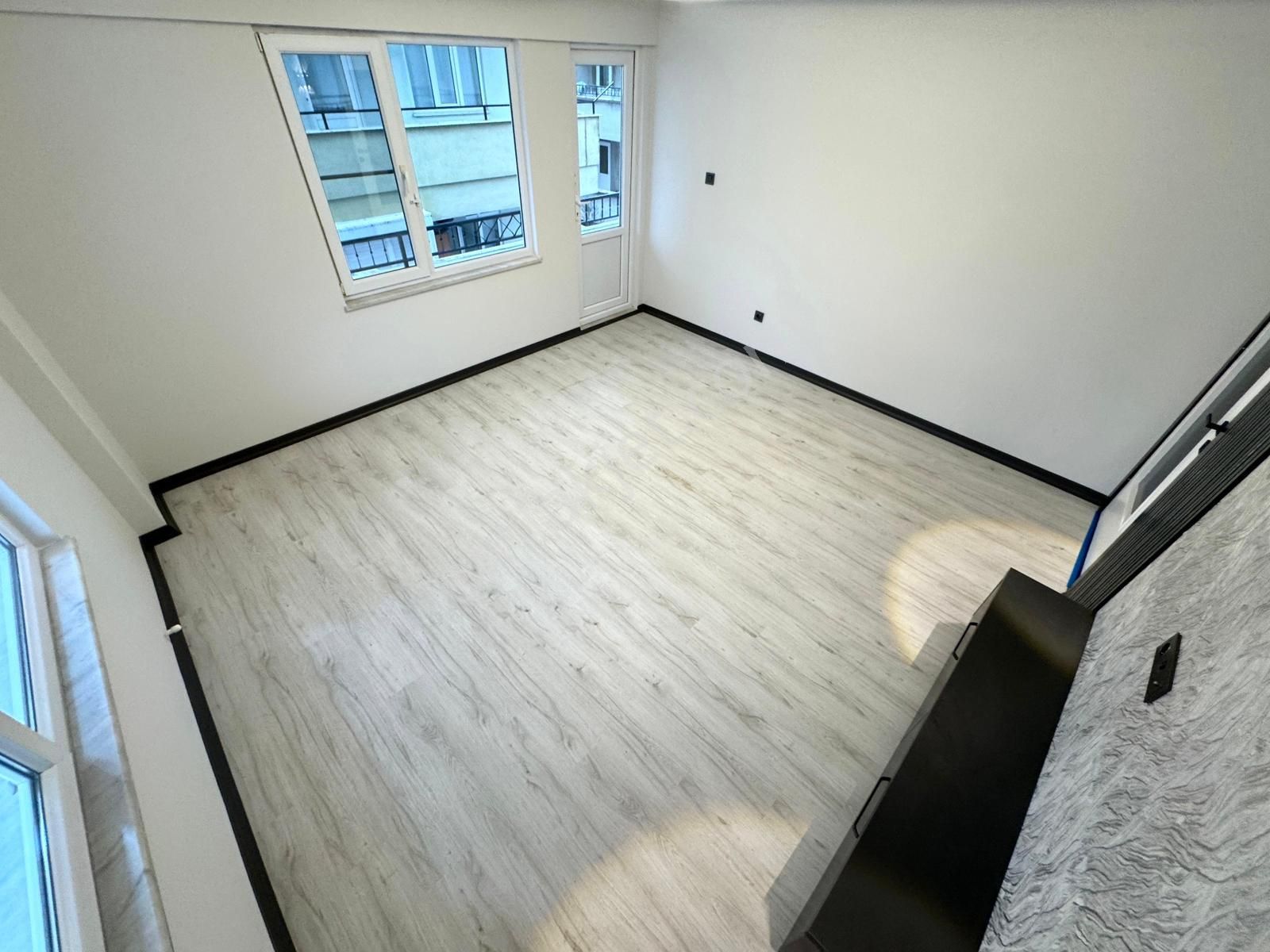 🏡 Referans'tan Sarıkız'da Ara Kat Ayrı Mutfak 2+1 Daire - Görsel 6