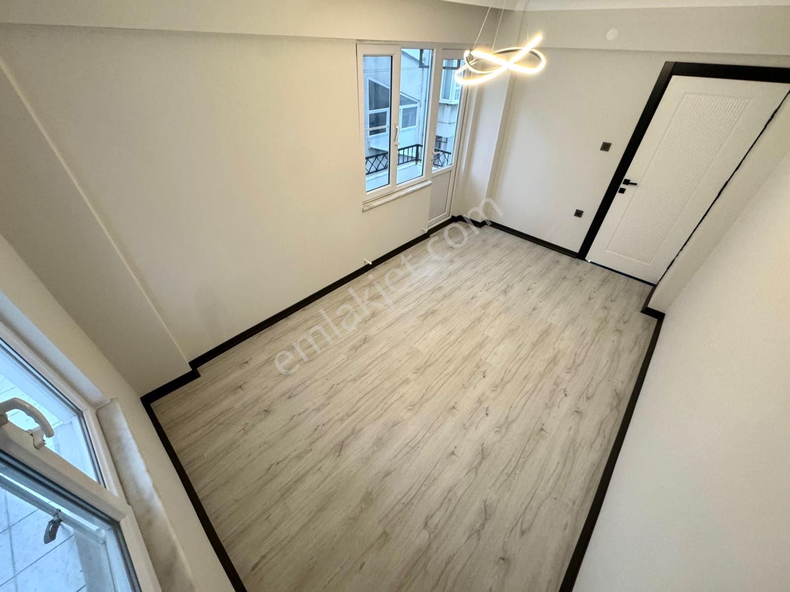 🏡 Referans'tan Sarıkız'da Ara Kat Ayrı Mutfak 2+1 Daire - Görsel 4