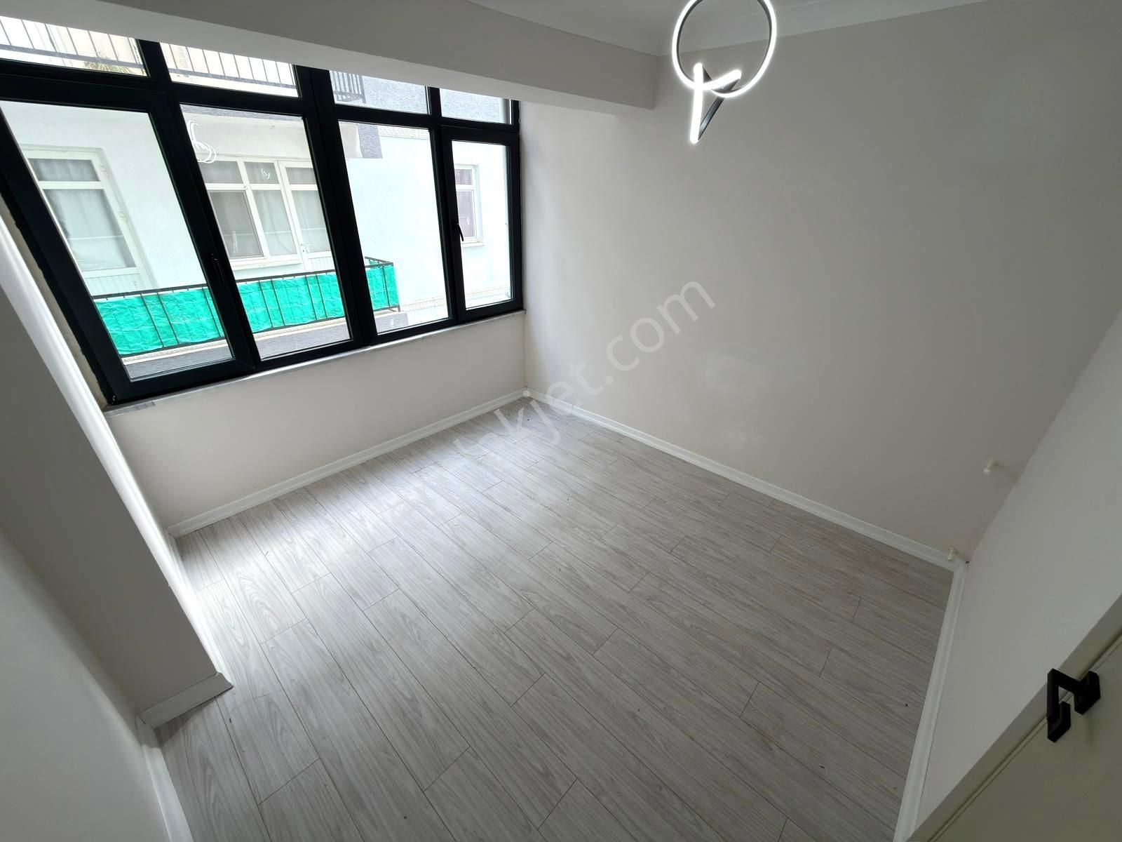 🏡 Referans'tan Akçay Merkez'de Şık Tasarımlı Ön Cephe Ayrı Mutfak 2+ Daire - Görsel 21