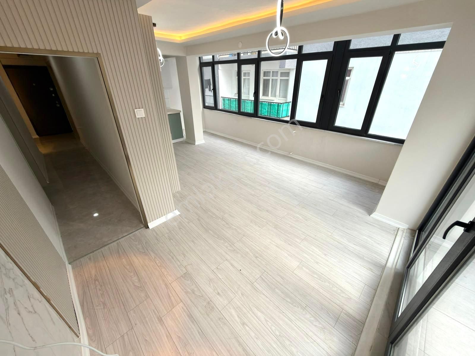 🏡 Referans'tan Akçay Merkez'de Şık Tasarımlı Ön Cephe Ayrı Mutfak 2+ Daire - Görsel 26