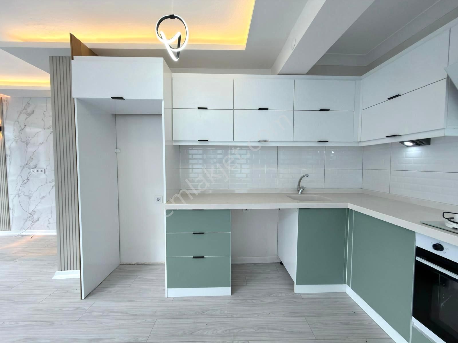 🏡 Referans'tan Akçay Merkez'de Şık Tasarımlı Ön Cephe Ayrı Mutfak 2+ Daire - Görsel 17