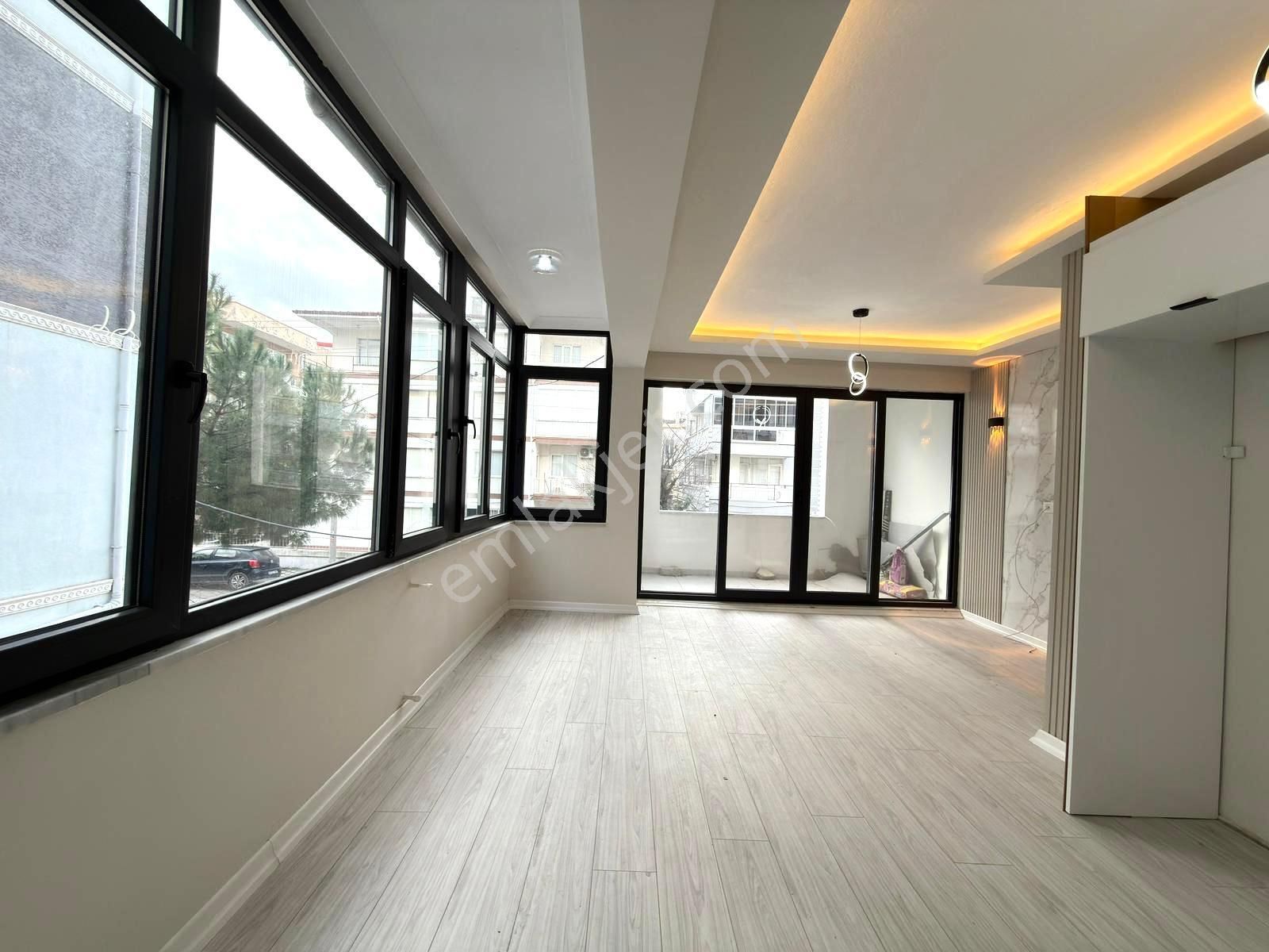 🏡 Referans'tan Akçay Merkez'de Şık Tasarımlı Ön Cephe Ayrı Mutfak 2+ Daire - Görsel 2