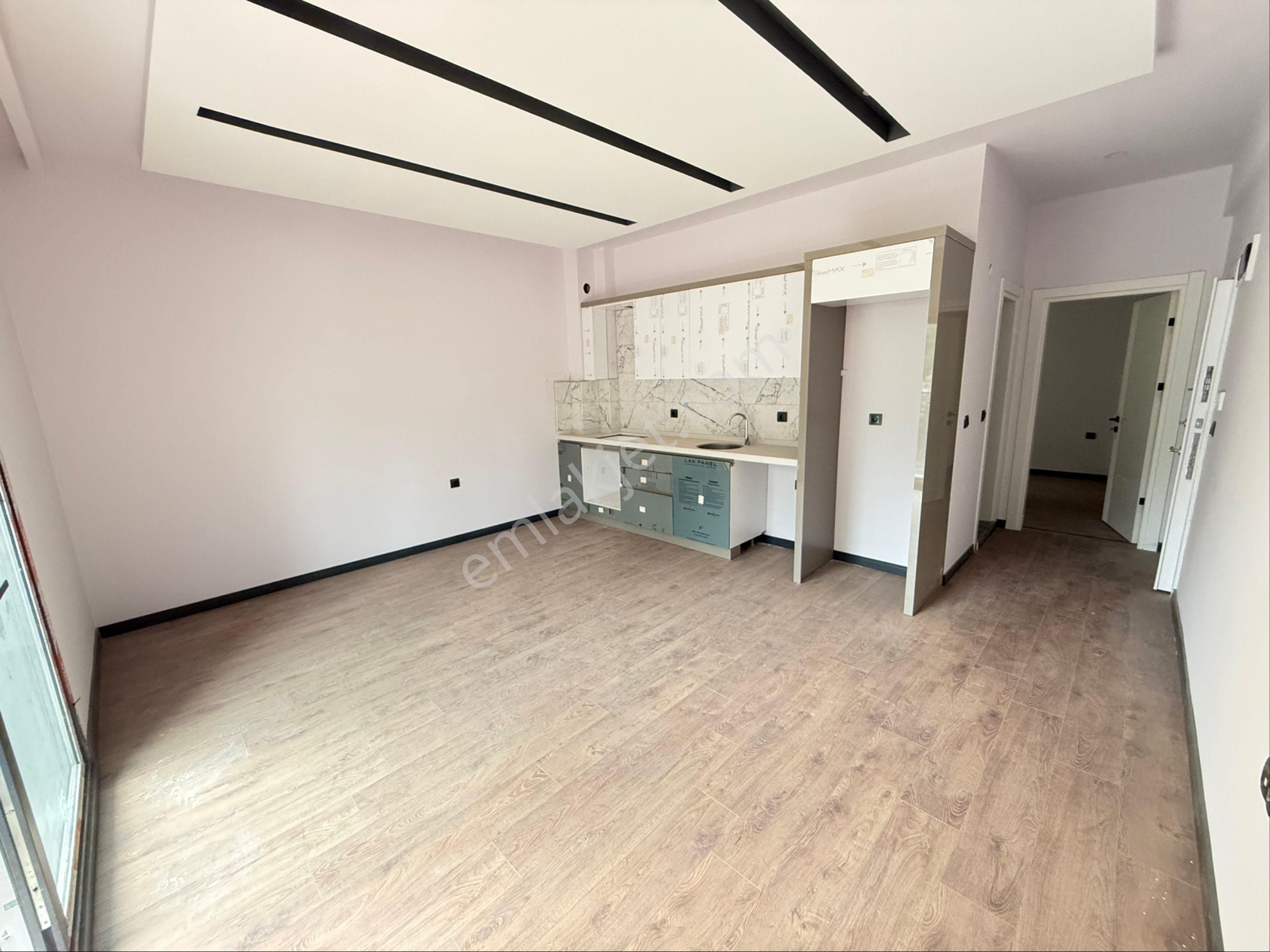 Kuşadası Davutlarda Satılık Arakat 1+1 Daire