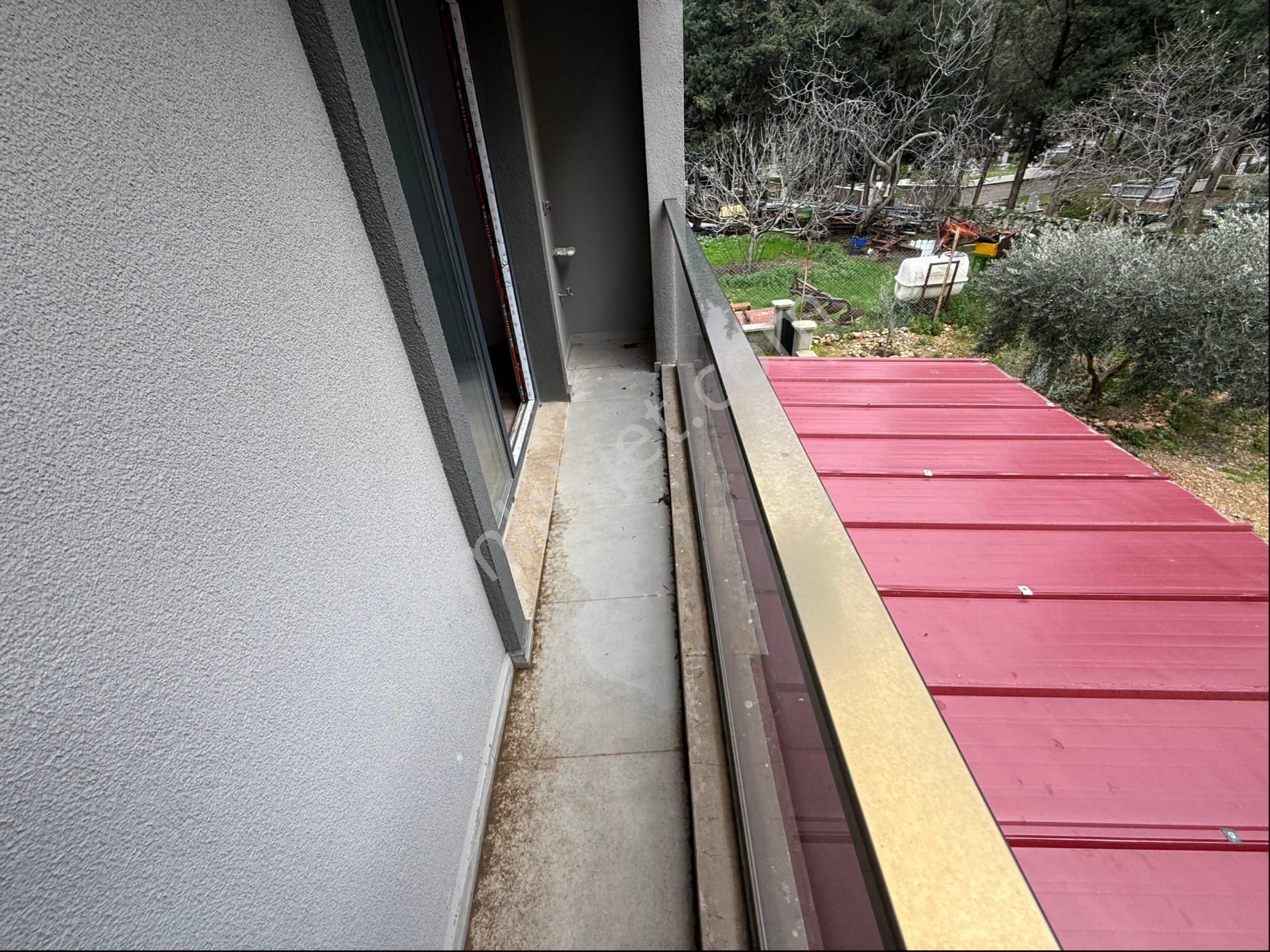 Kuşadası Davutlarda Satılık Arakat 1+1 Daire - Görsel 3