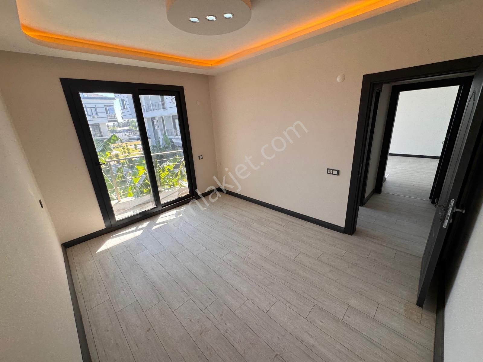 Didim Merkezde Havuzlu Site İçerisinde Satılık Fırsat Daireler - Görsel 12