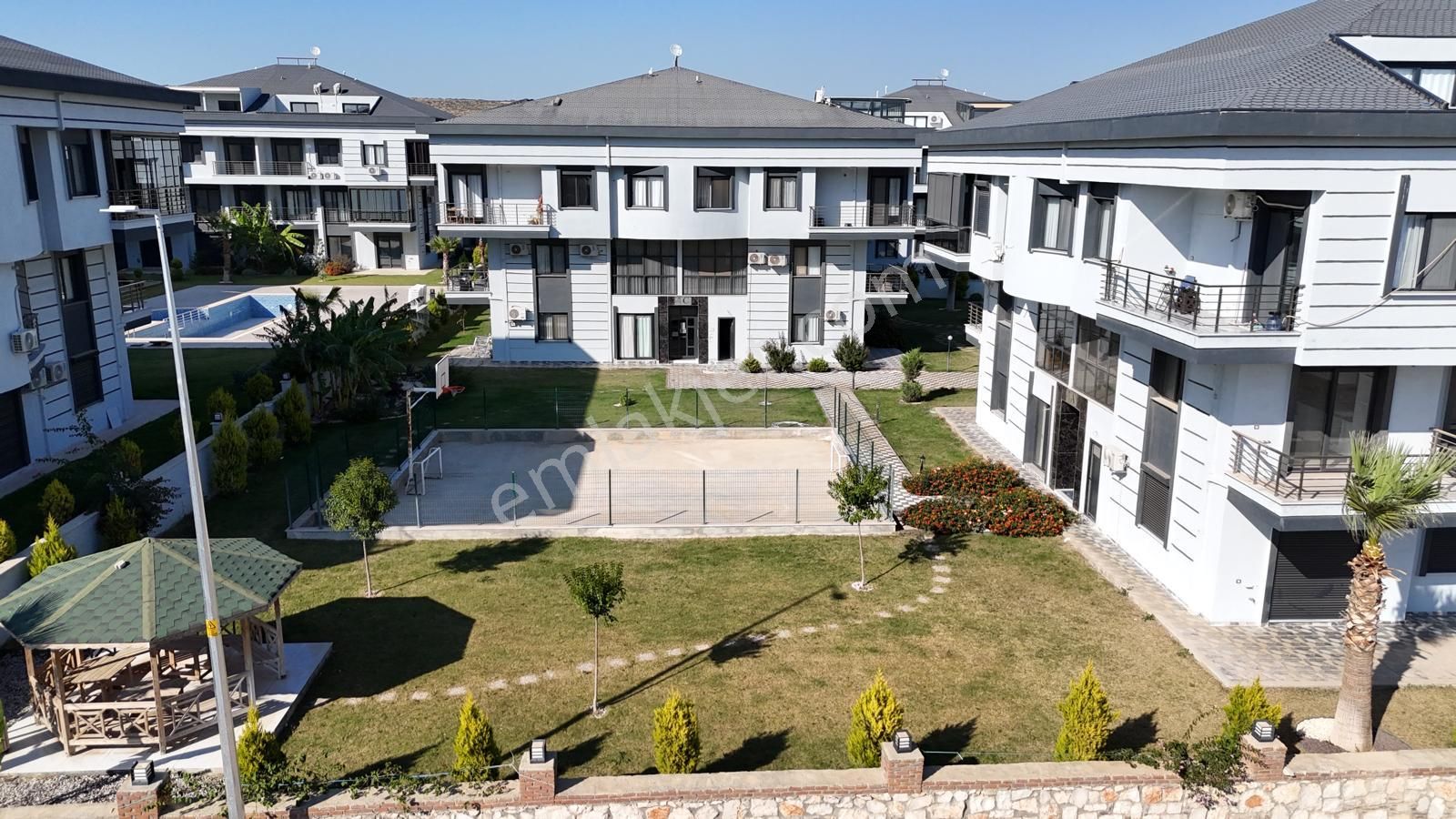 Didim Merkezde Havuzlu Site İçerisinde Satılık Fırsat Daireler - Görsel 2