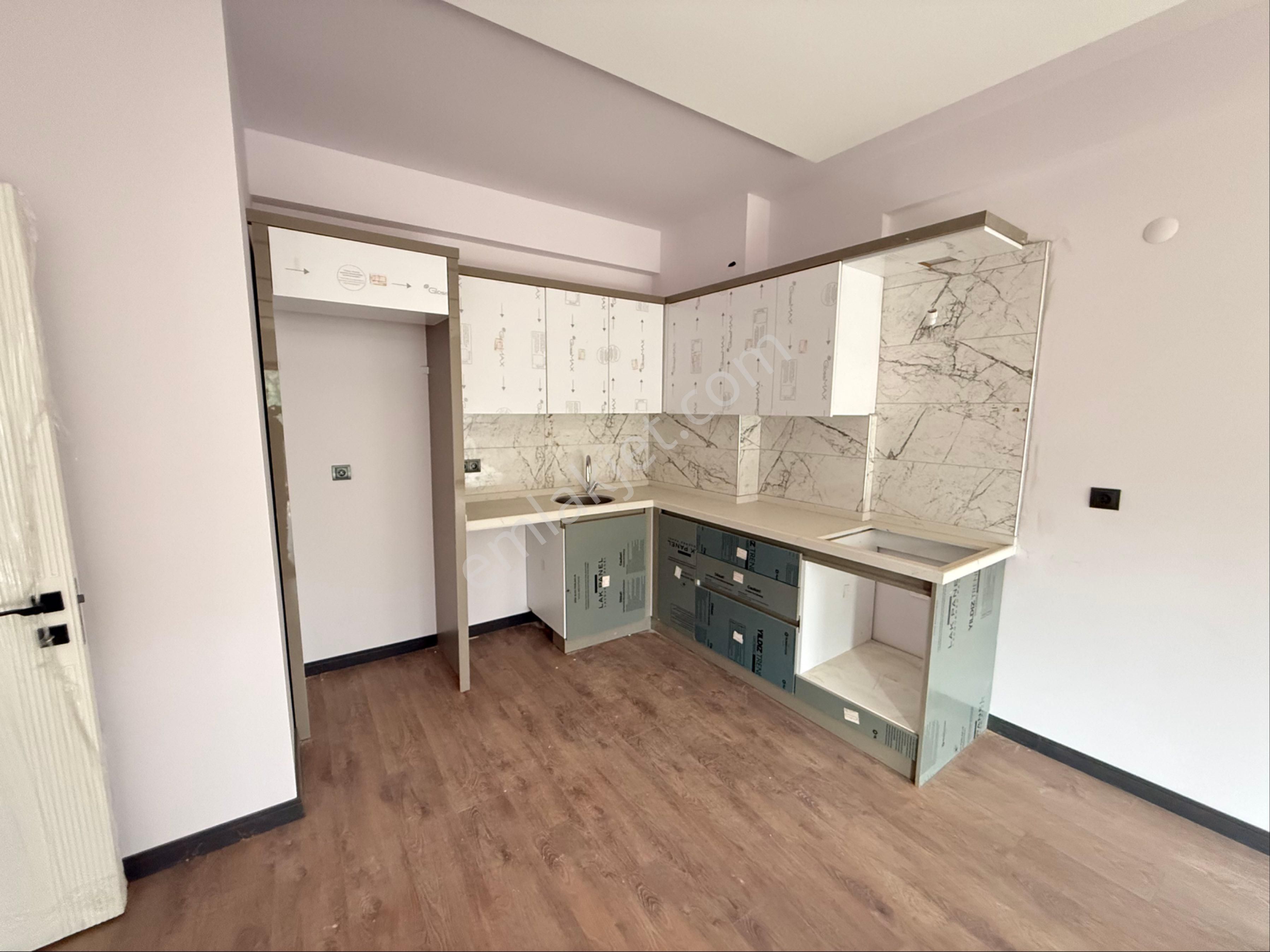 Kuşadası Davutlar Merkezde Satılık 2+1 Geniş Daire - Görsel 15