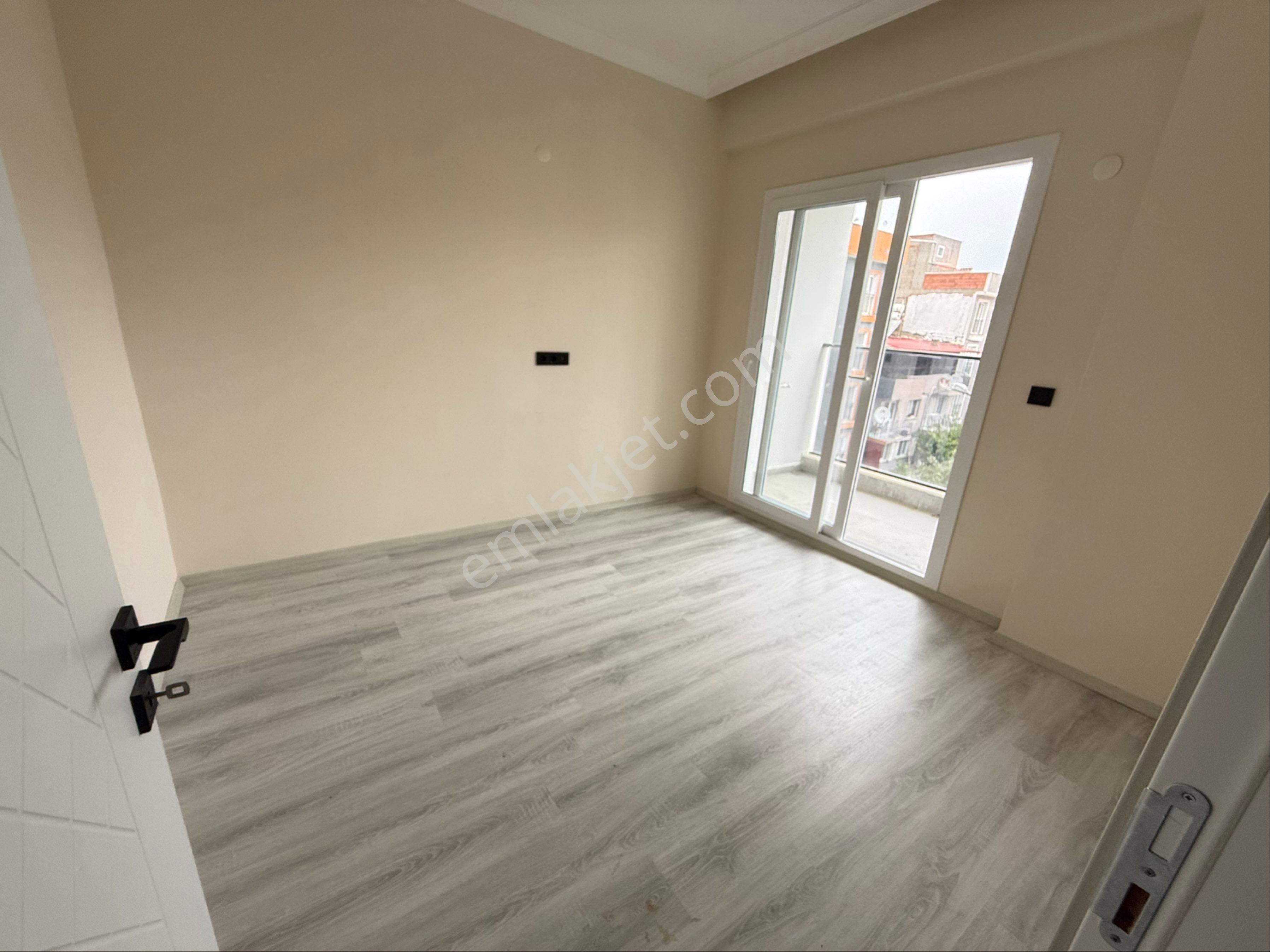 Kuşadası Davutlarda Satılık Arakat 2+1 Daire - Görsel 8