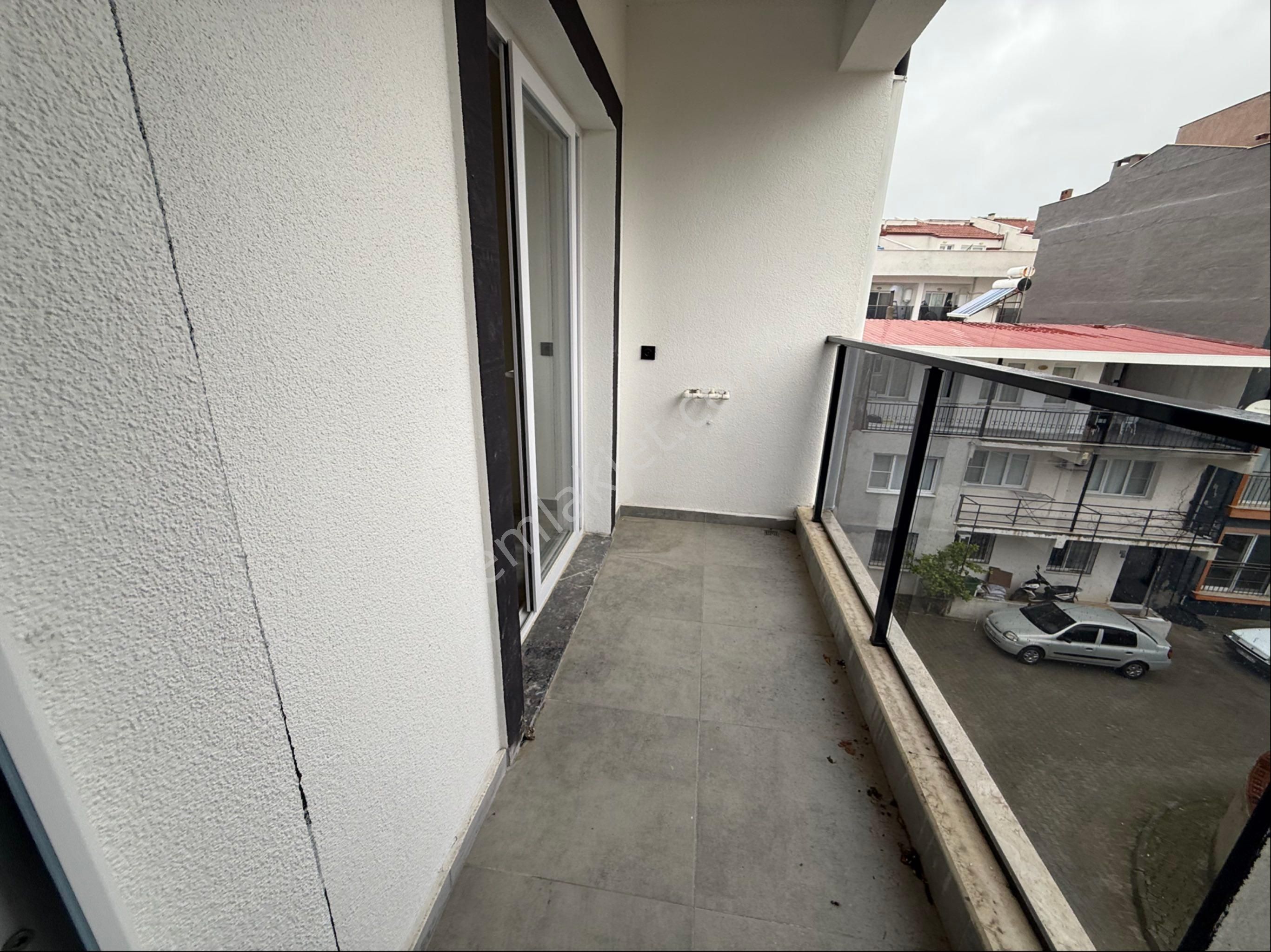 Kuşadası Davutlarda Satılık Arakat 2+1 Daire - Görsel 11