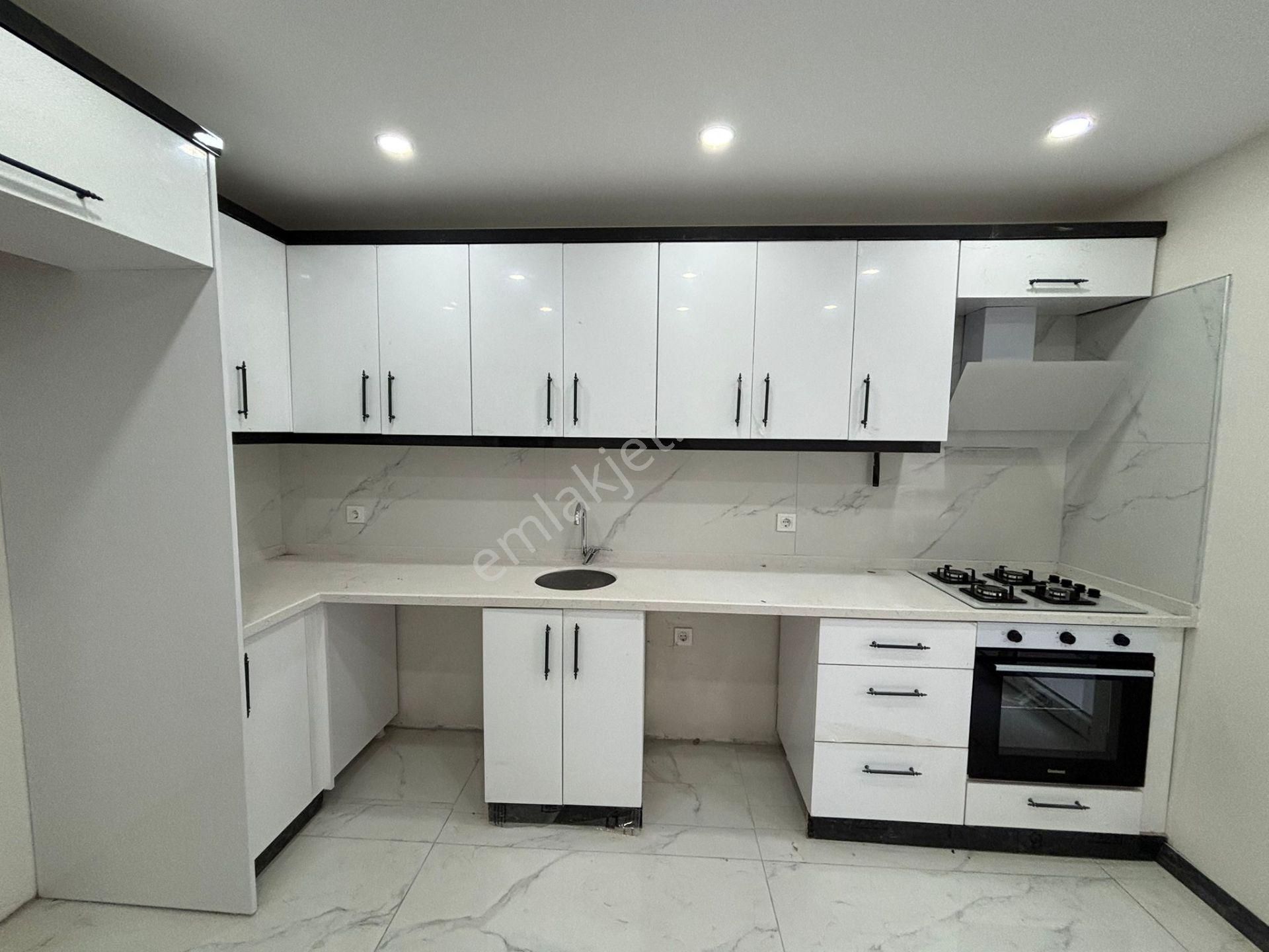 **eryıldız İnşaat'tan**fevzipaşa Merkezi Konumda İskanlı K.otoparklı 2+1**4.kat Güney Cephe - Görsel 8